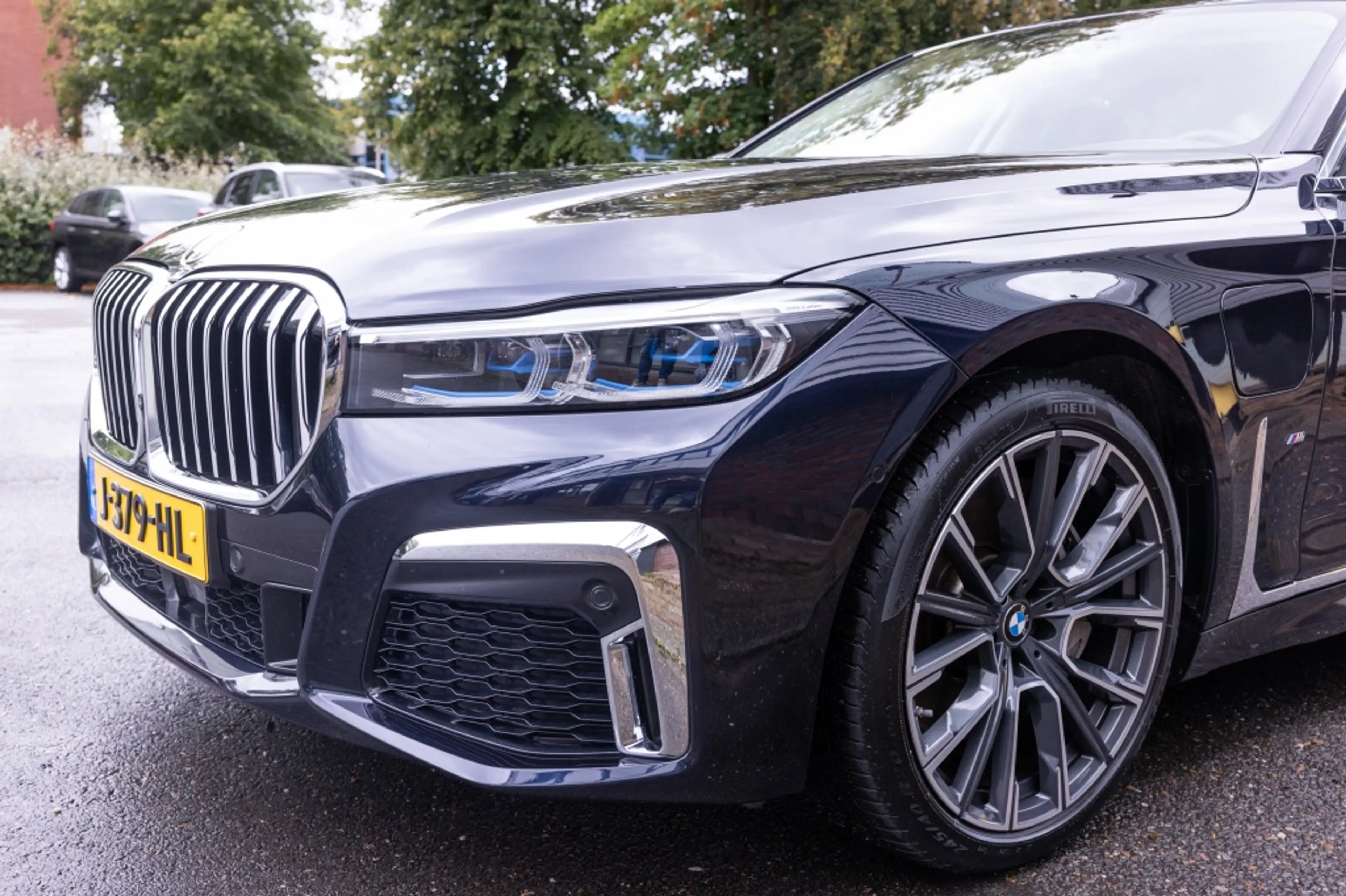 BMW 745 7 e iPerformance — photo 15