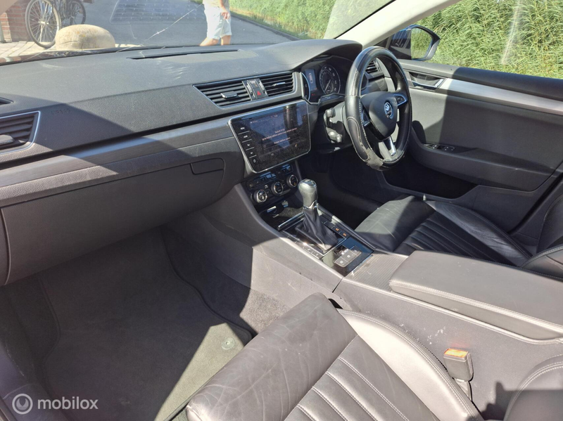 Skoda Superb Combi 2.0 TDI SE L Executive — photo 9