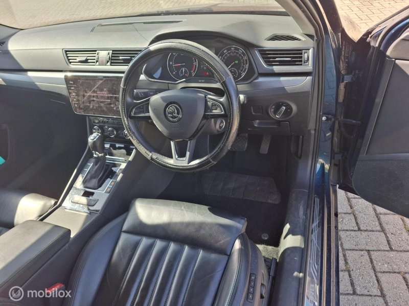 Skoda Superb Combi 2.0 TDI SE L Executive — photo 5