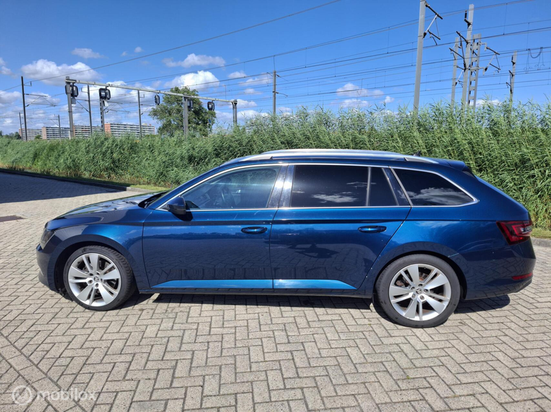 Skoda Superb Combi 2.0 TDI SE L Executive — photo 2