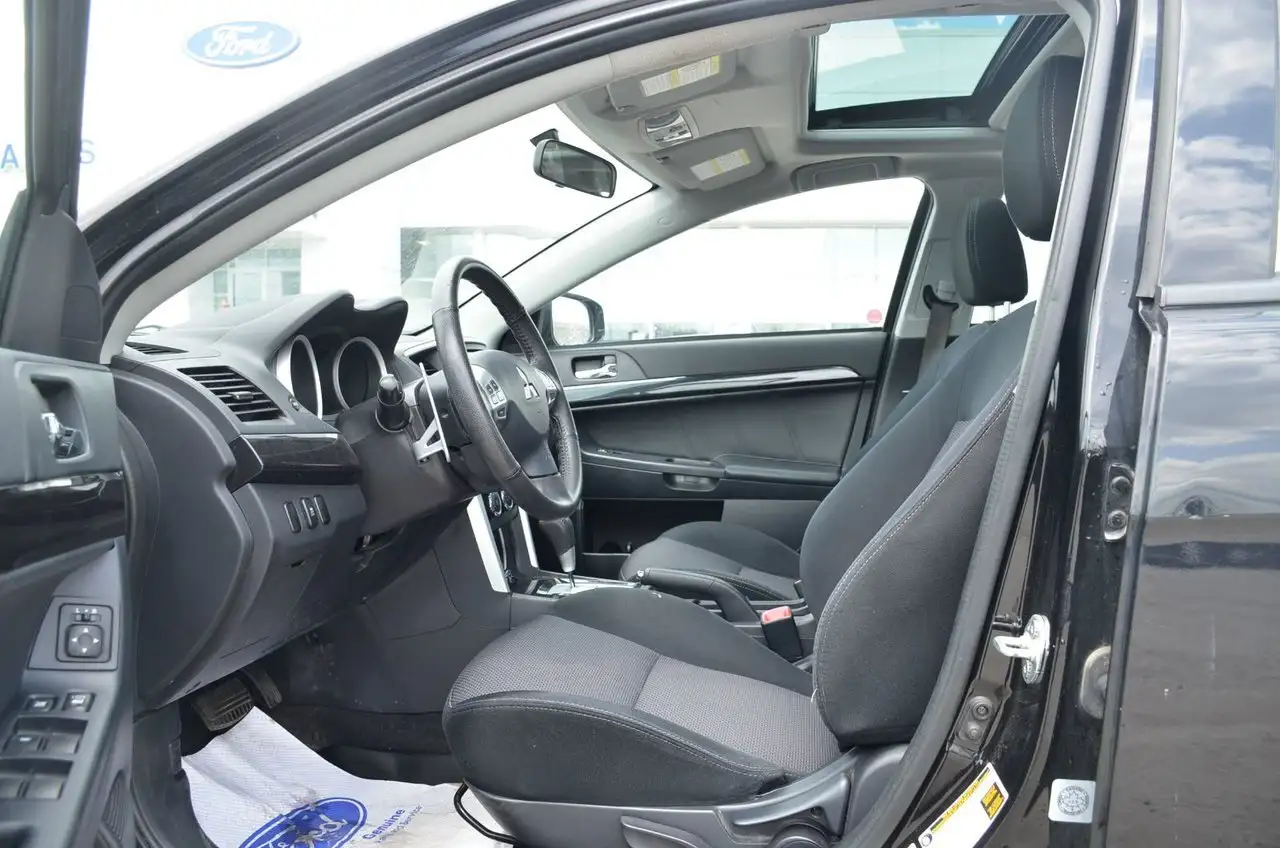Mitsubishi Lancer снимка Mitsubishi Lancer