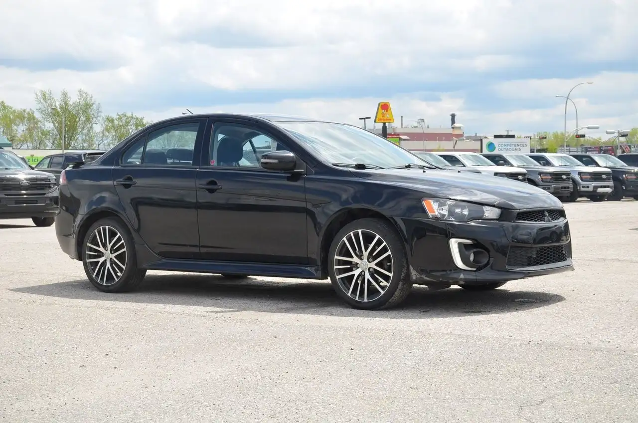 Mitsubishi Lancer снимка Mitsubishi Lancer