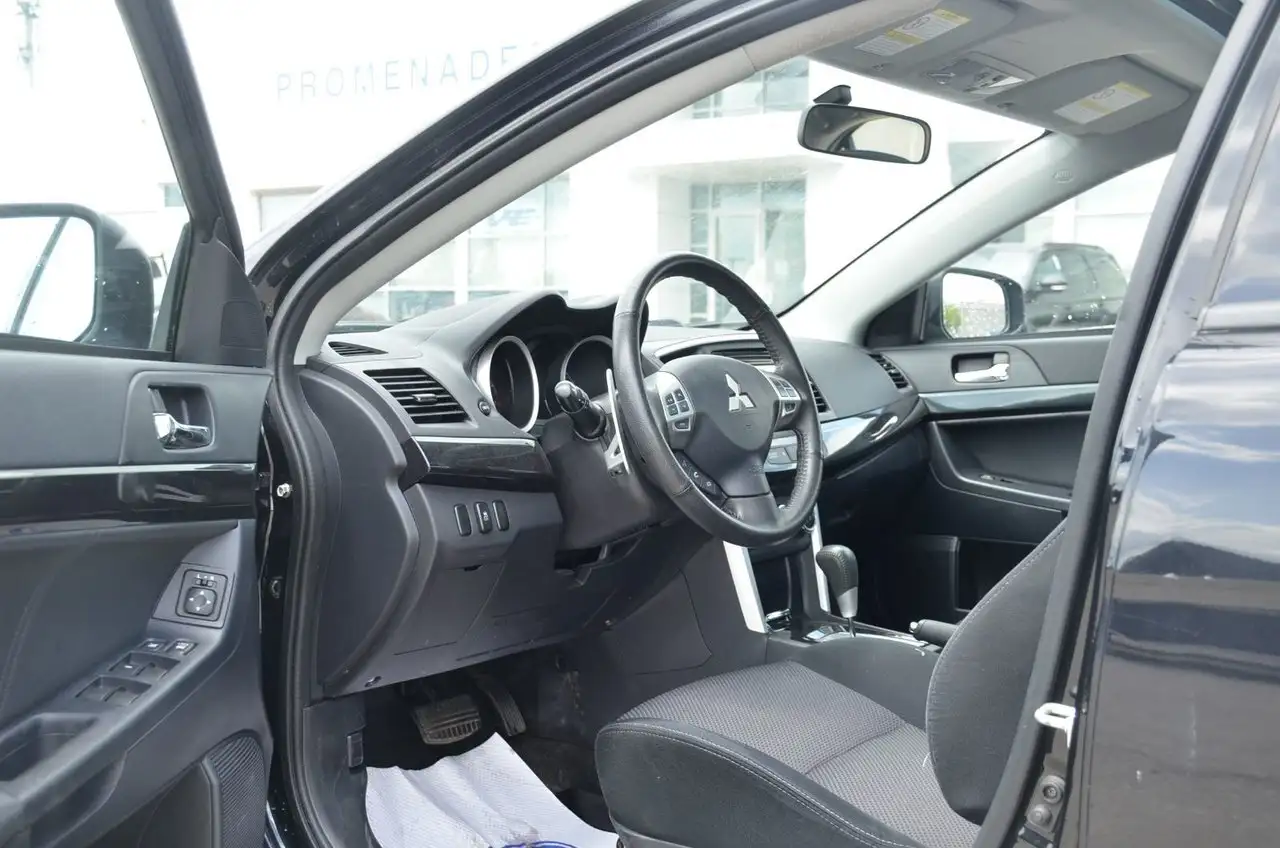 Mitsubishi Lancer снимка Mitsubishi Lancer