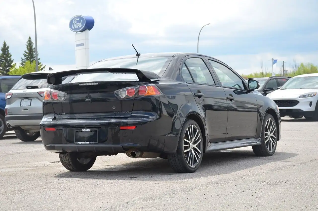 Mitsubishi Lancer снимка Mitsubishi Lancer