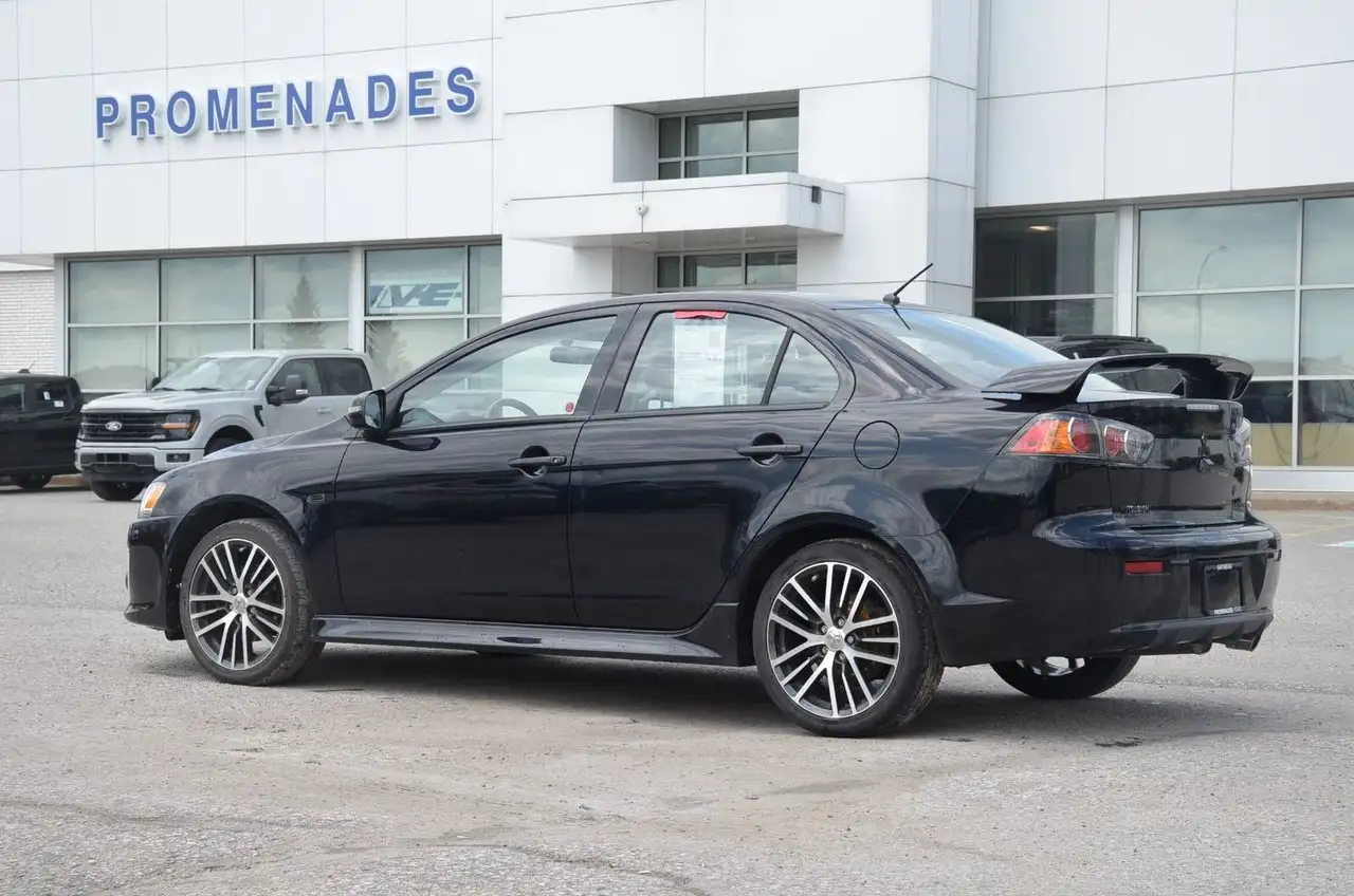 Mitsubishi Lancer снимка Mitsubishi Lancer