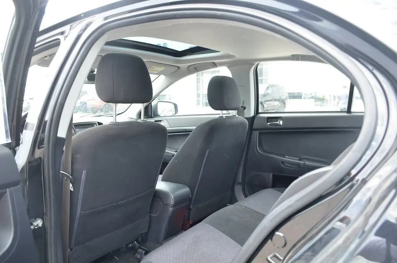 Mitsubishi Lancer снимка Mitsubishi Lancer