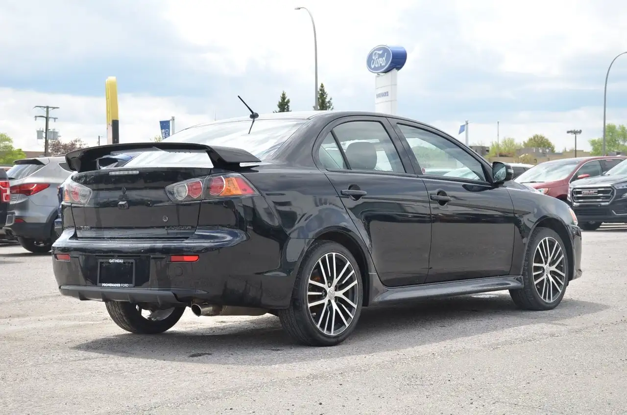 Mitsubishi Lancer снимка Mitsubishi Lancer