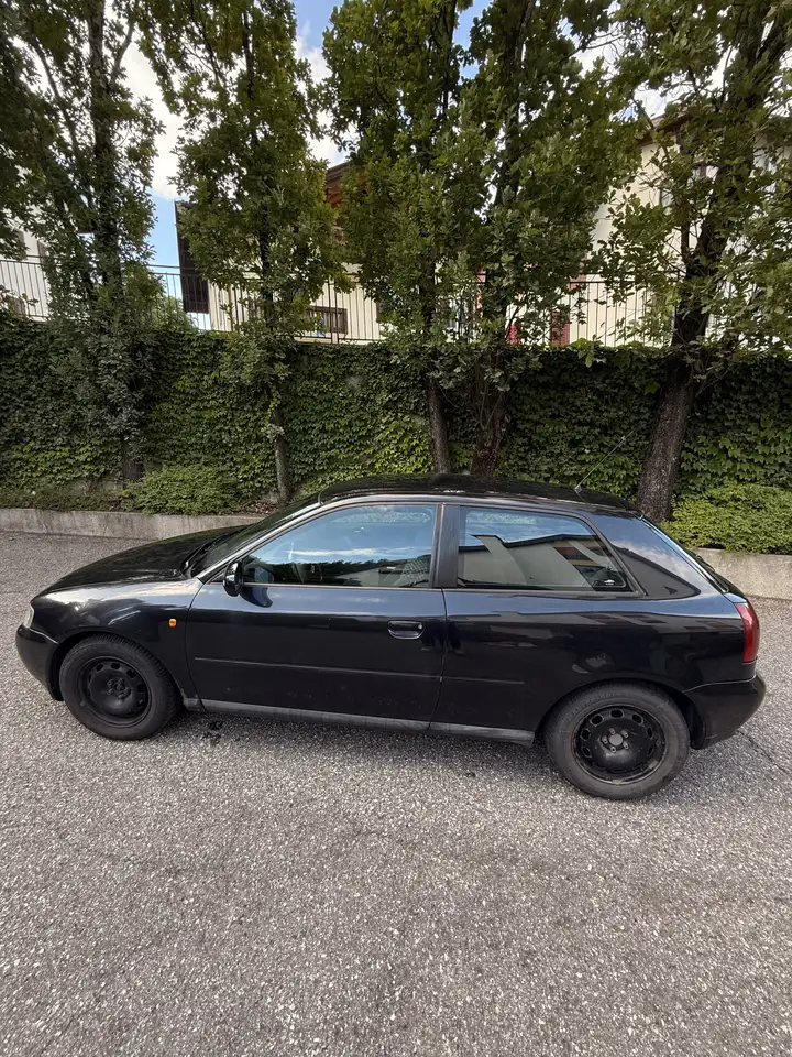 Audi A3 3p 1.9 tdi Attraction 110cv, foto 3