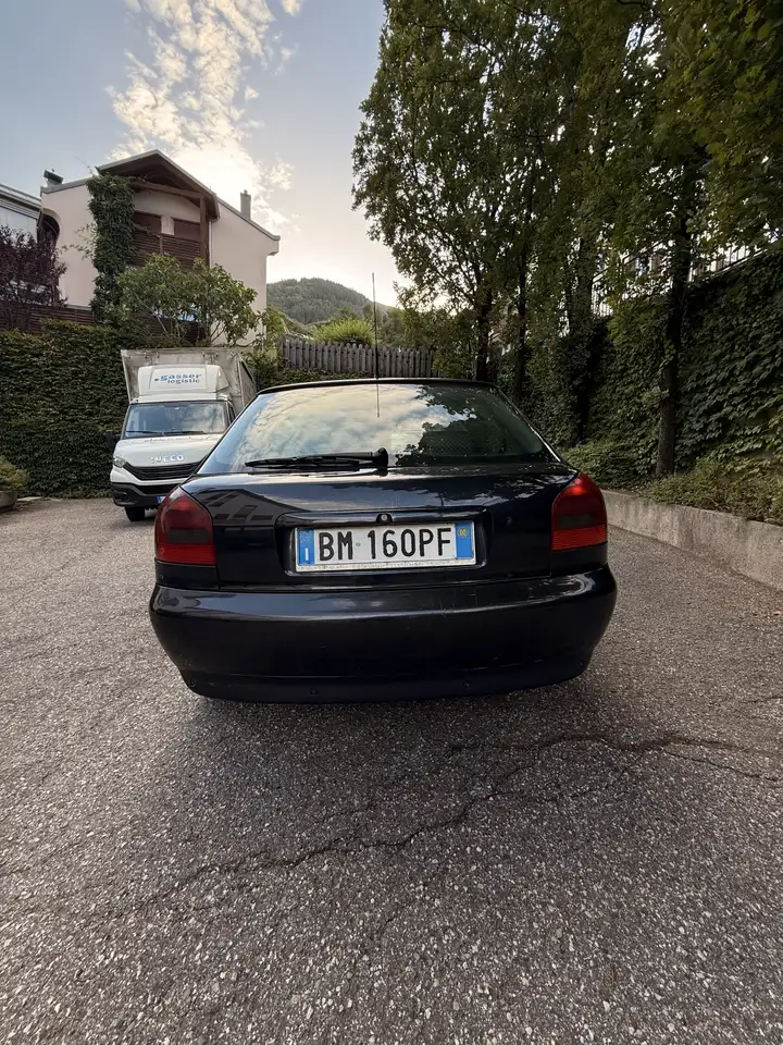 Audi A3 3p 1.9 tdi Attraction 110cv, foto 2