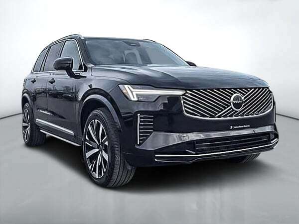 2026 Volvo XC90 B6 CORE AWD // 7 PLACES
