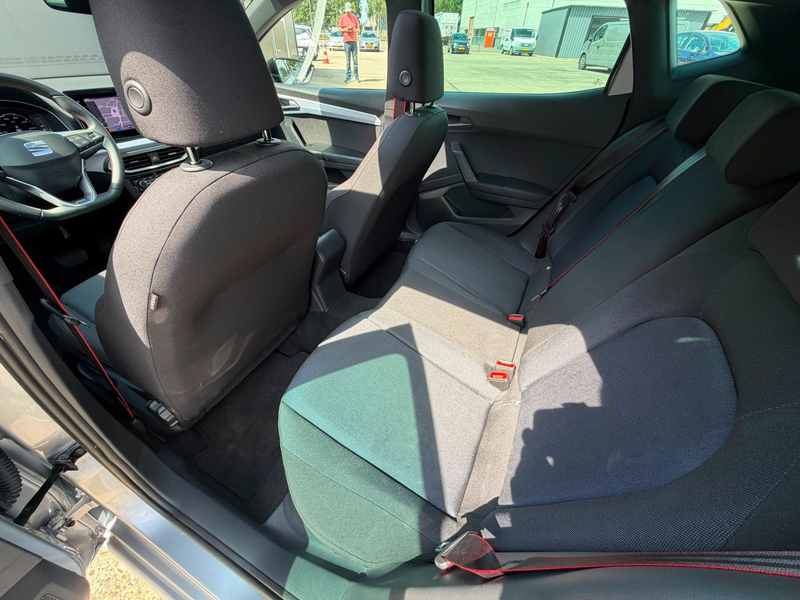 SEAT Ibiza 1.0 EcoTSI FR Business Connect/pano/navi/ volle au — photo 10