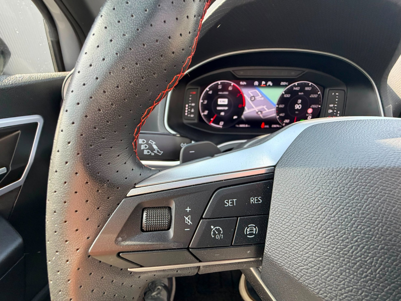 SEAT Ibiza 1.0 EcoTSI FR Business Connect/pano/navi/ volle au — photo 19