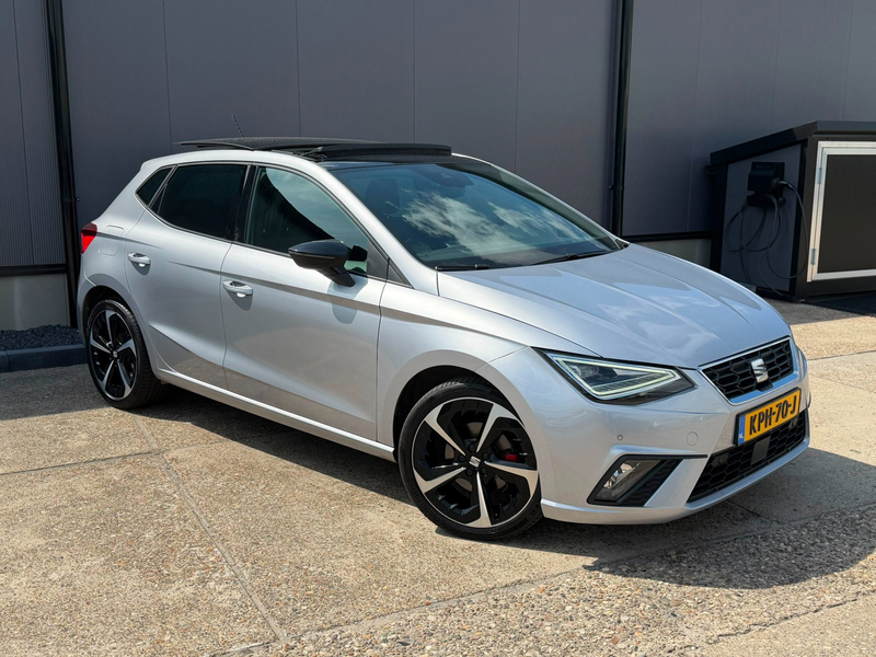 SEAT Ibiza 1.0 EcoTSI FR Business Connect/pano/navi/ volle au — photo 4