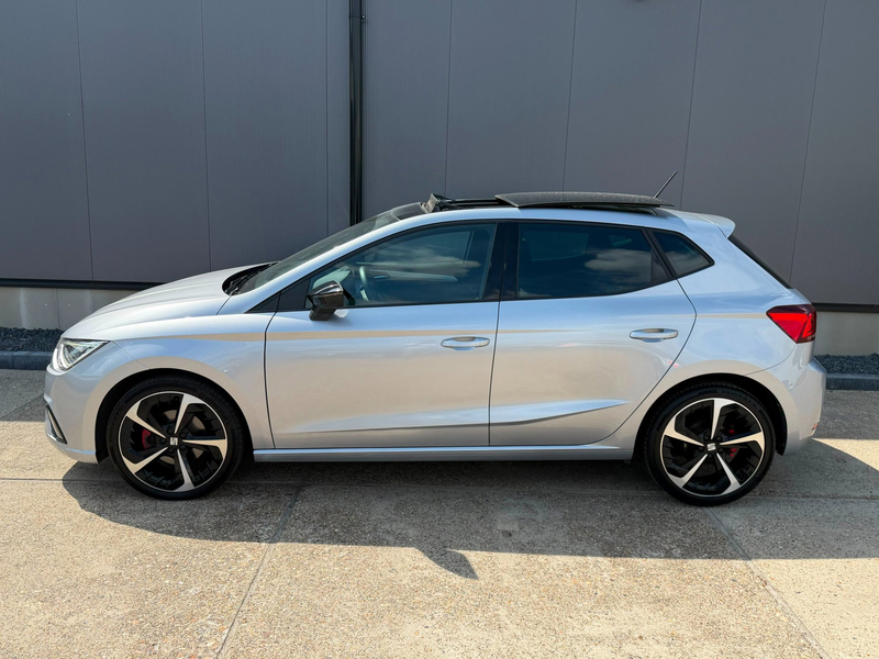 SEAT Ibiza 1.0 EcoTSI FR Business Connect/pano/navi/ volle au — photo 5