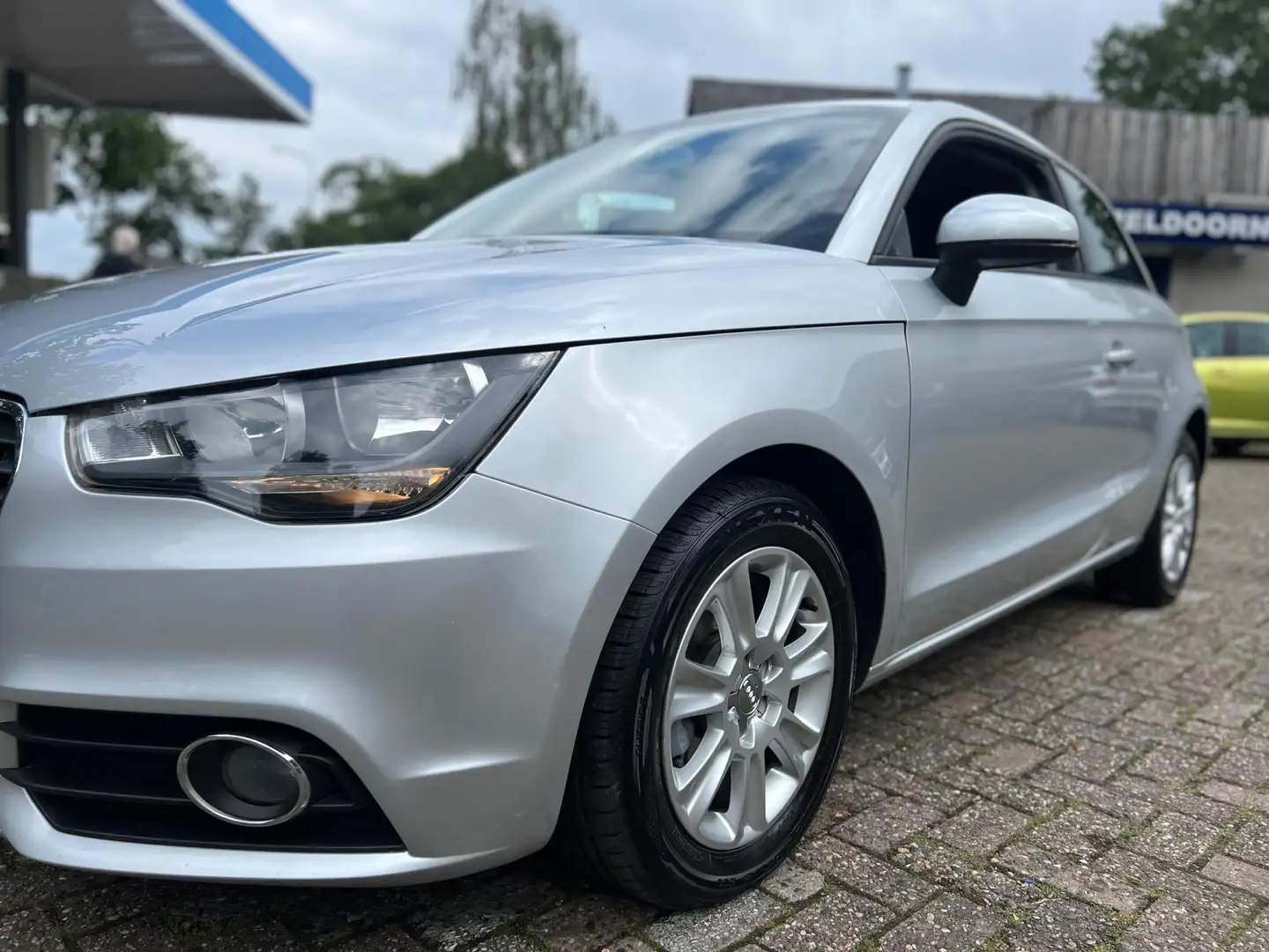 Audi A1 1.2 TFSI Attraction *CLIMA*STOELVERW.*DIML. AUTOM. Gris - 2