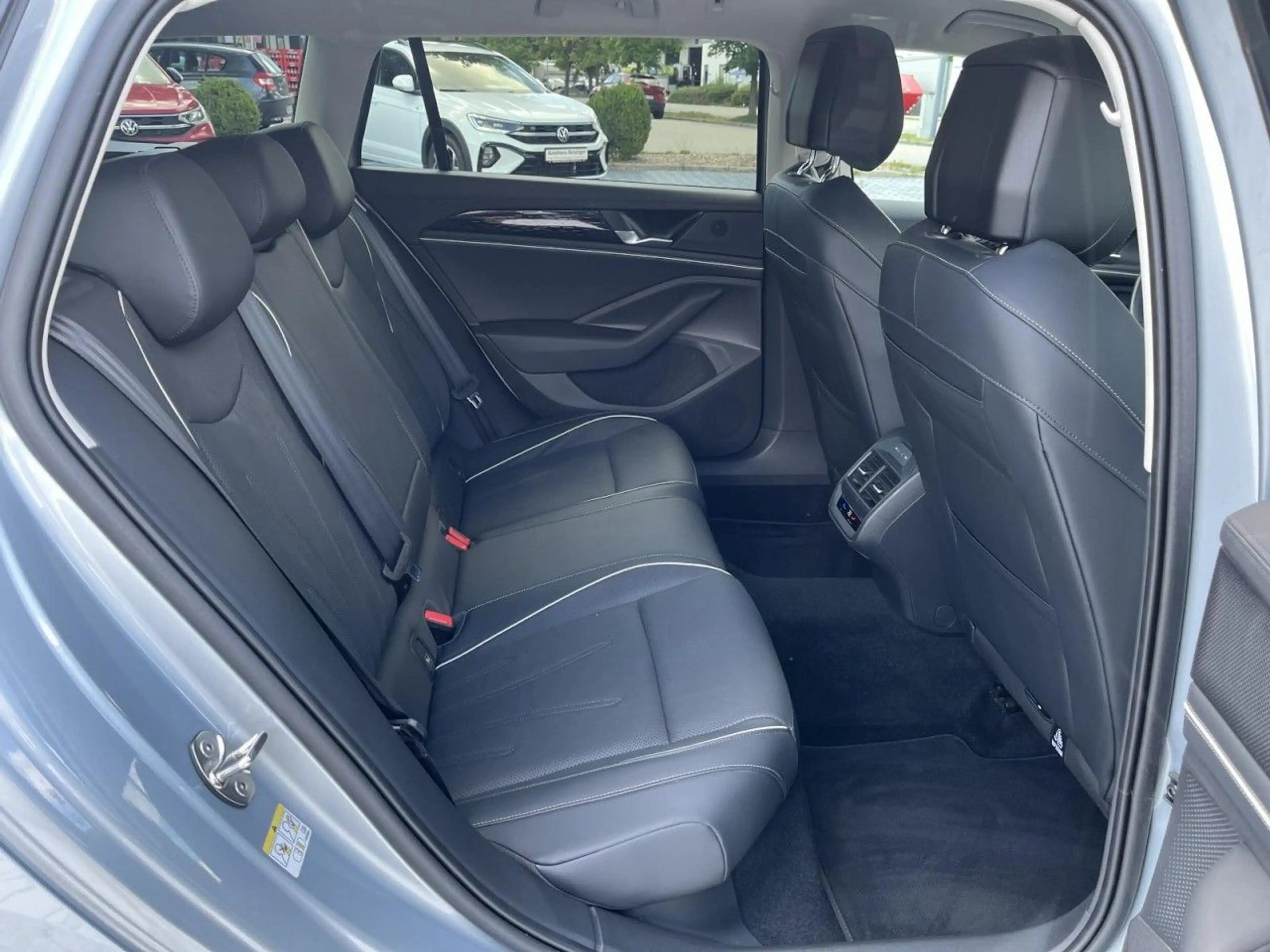 Volkswagen Passat Variant 2.0 TDI Business DSG (MatrixLED+A — photo 9