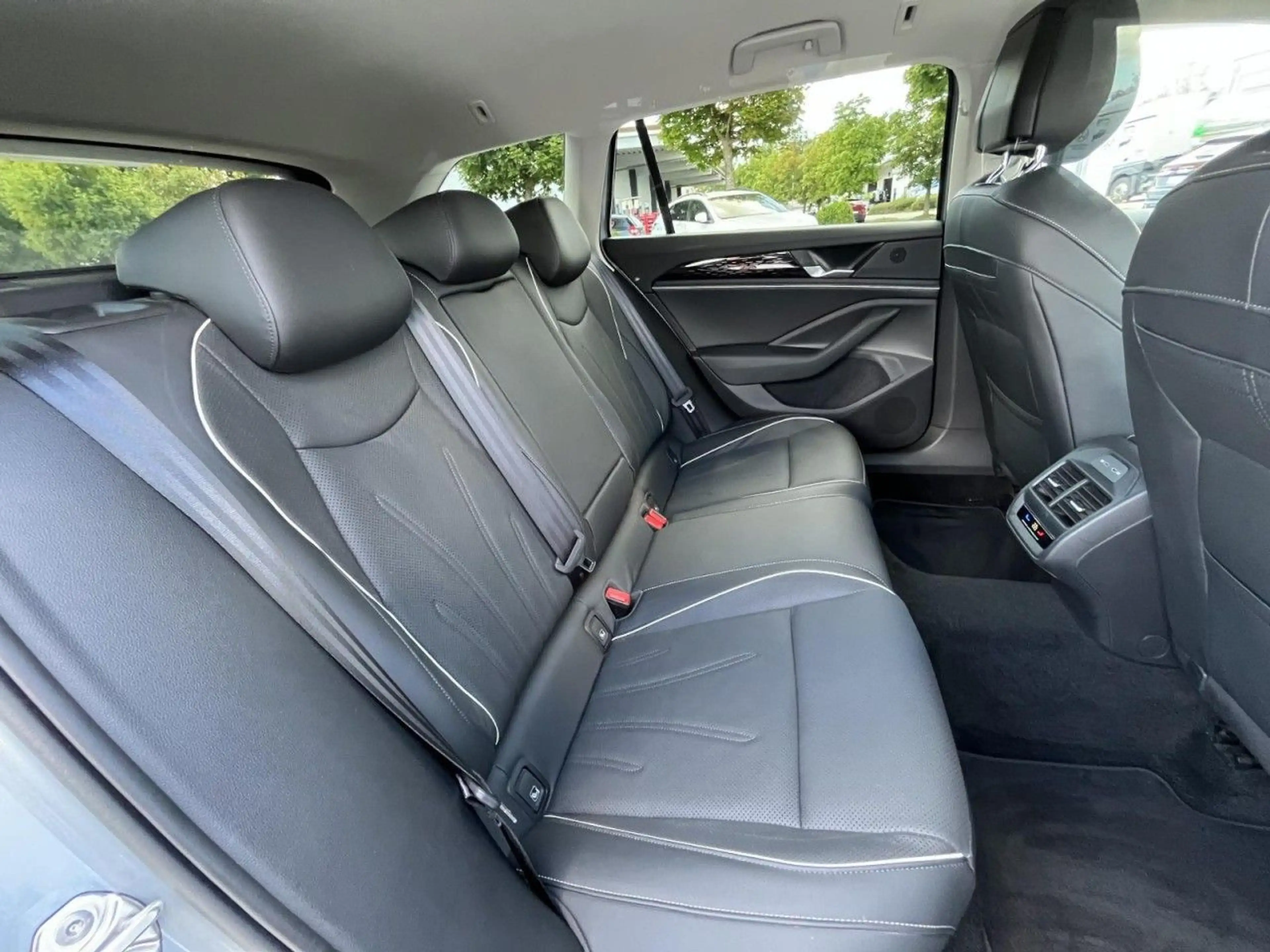 Volkswagen Passat Variant 2.0 TDI Business DSG (MatrixLED+A — photo 10