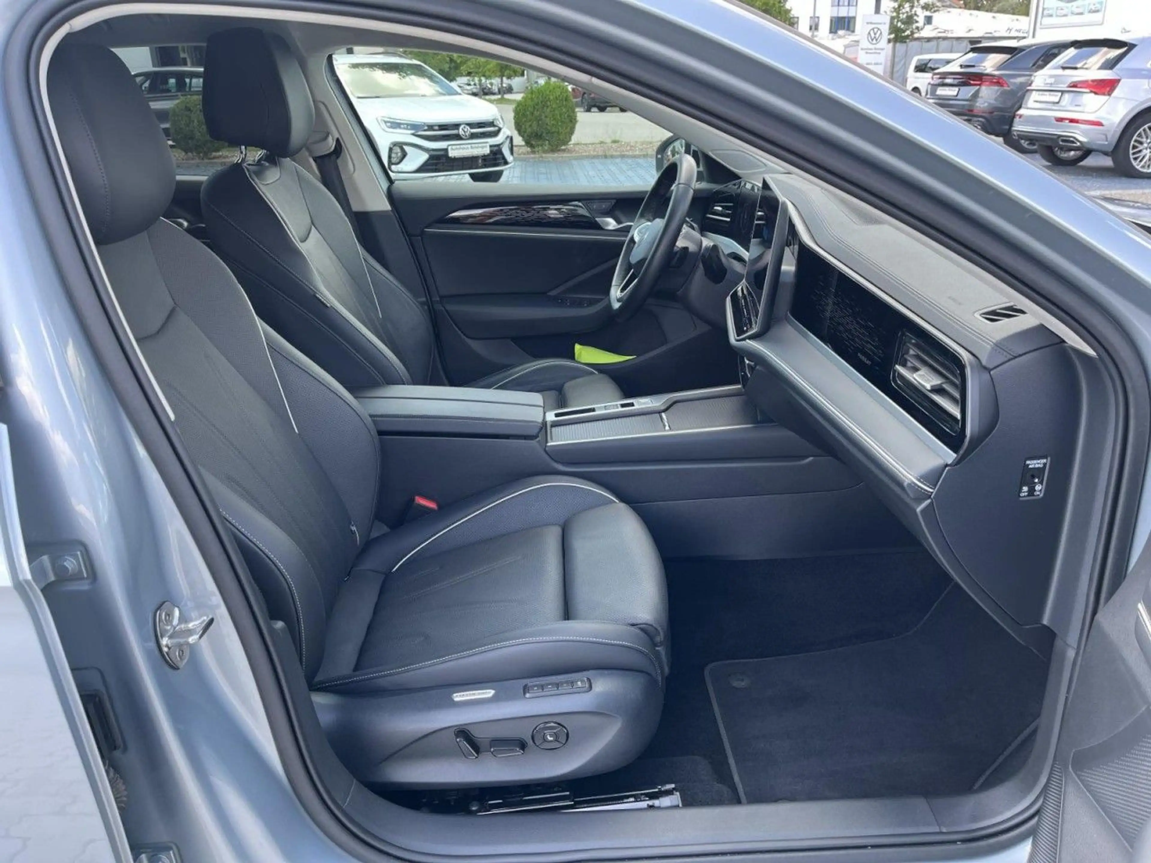 Volkswagen Passat Variant 2.0 TDI Business DSG (MatrixLED+A — photo 12