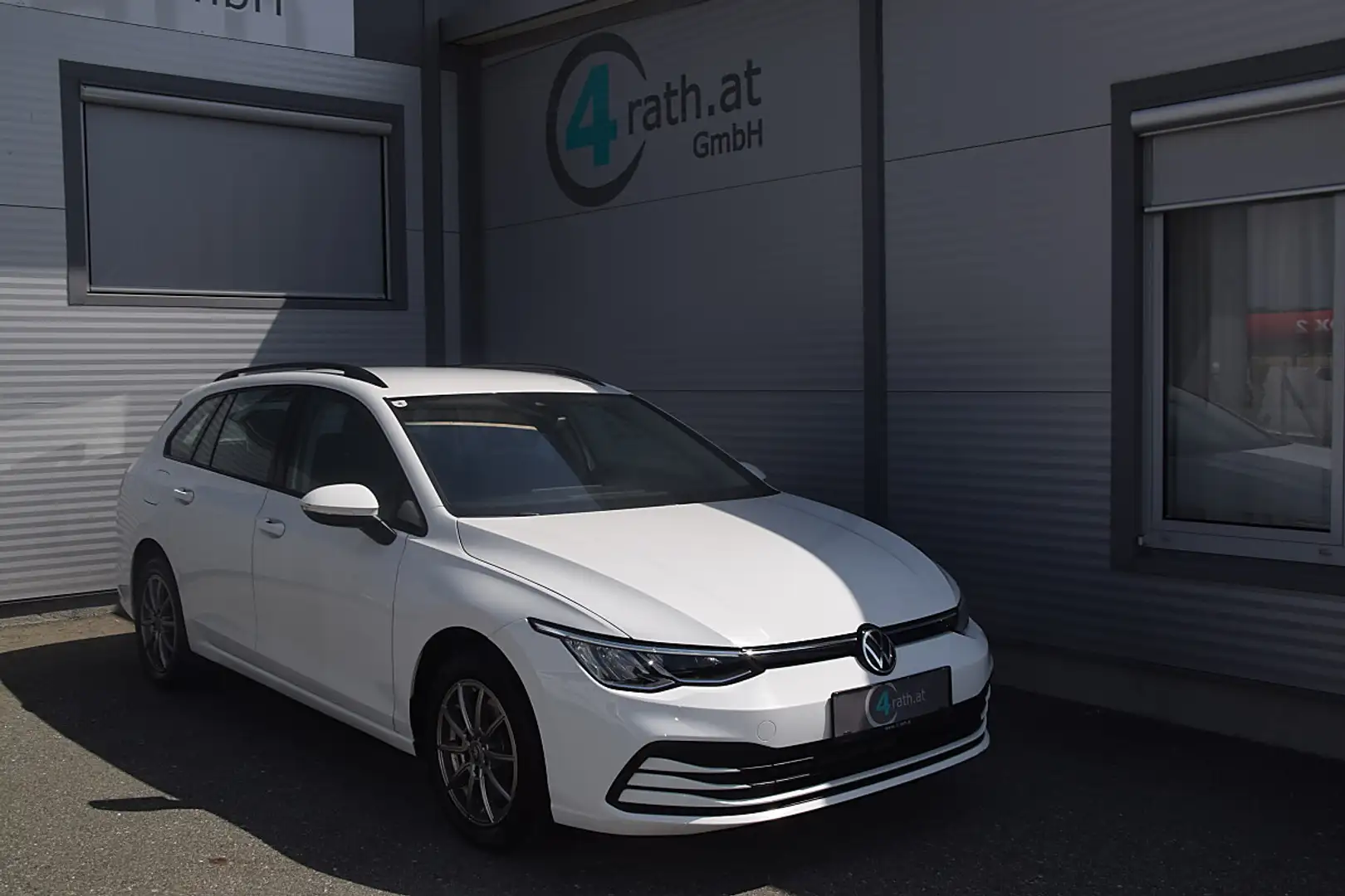 Volkswagen Golf Variant Golf VIII Variant 2,0 TDI LED/NAVI/ACC Weiß - 1