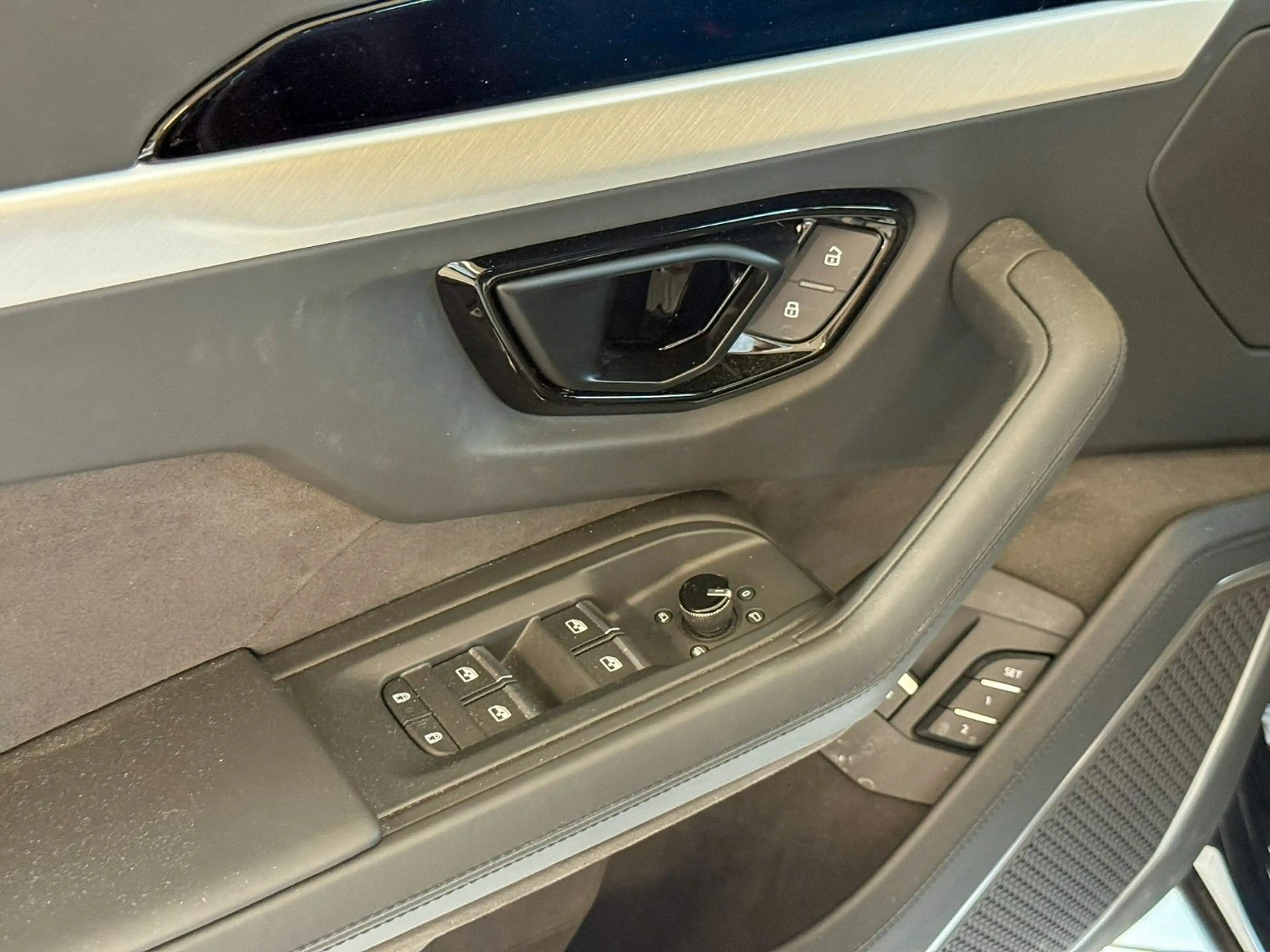 Lamborghini Urus SE | 5 Jahre Servicepaket | Panorama | uvm. — photo 15