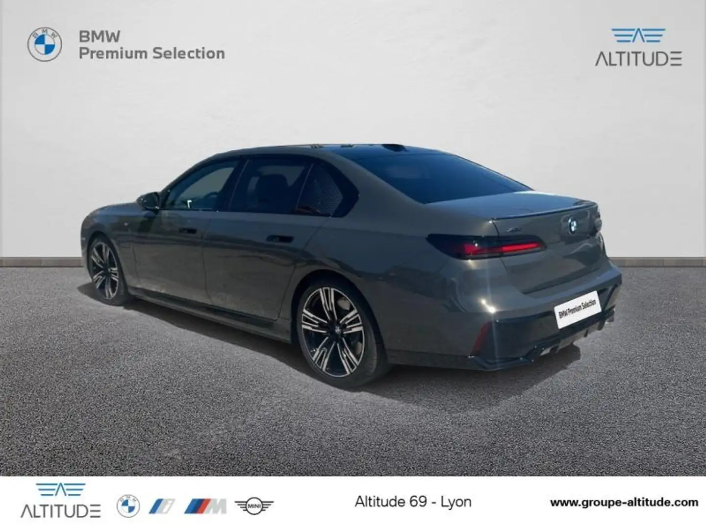 BMW 750 750eA xDrive 489ch M Sport Grau - 2