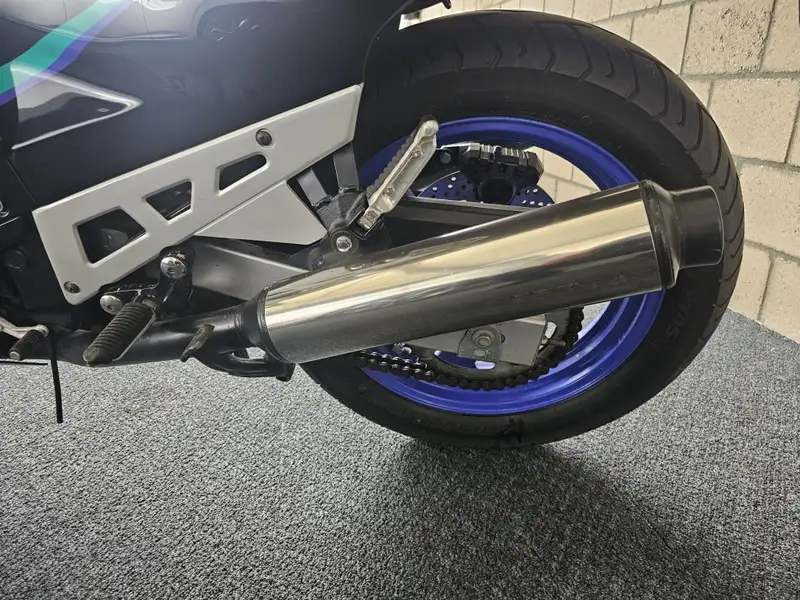 Suzuki GSX 600 - foto 8