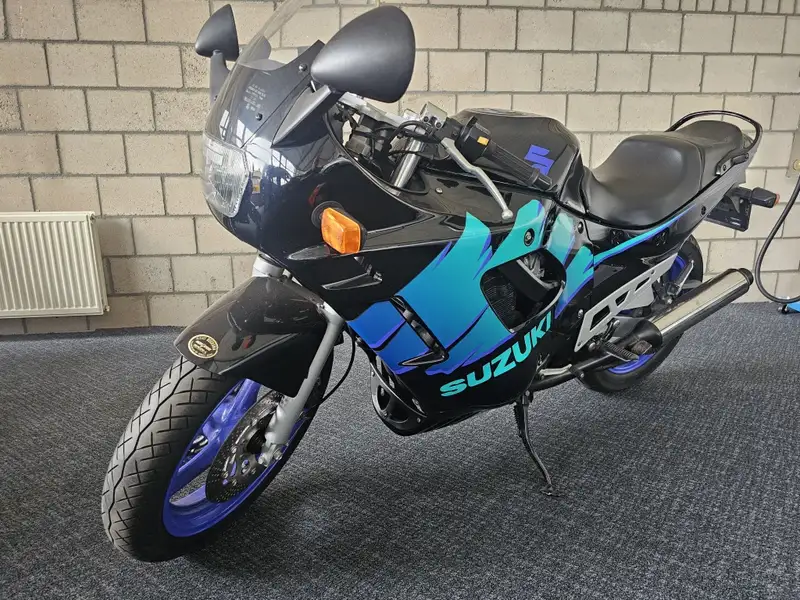 Suzuki GSX 600 - foto 3