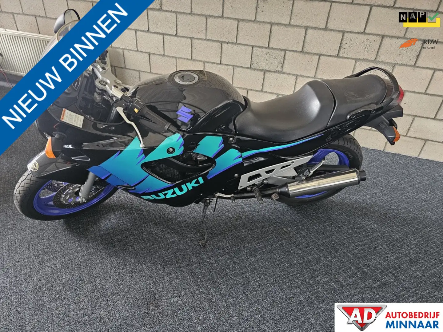 Suzuki GSX 600 Tour F Zwart - 1