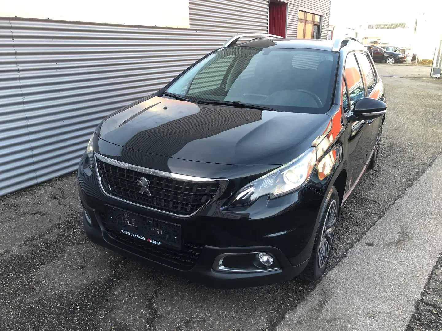 Peugeot 2008 2008 1,2 PureTech 82 #SUPER AUSSTATTUNG# Schwarz - 2