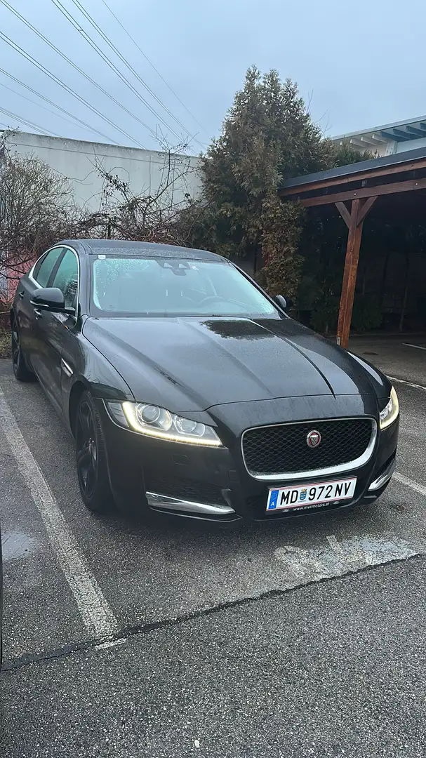 Jaguar XF 20d Prestige Aut. Schwarz - 2
