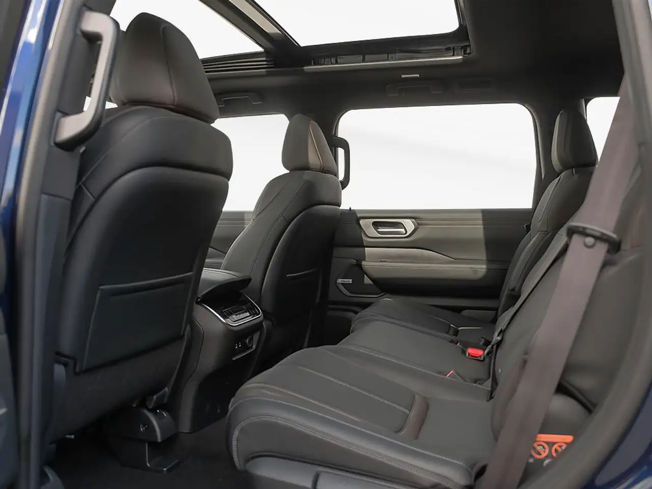 Nissan Armada снимка Nissan Armada