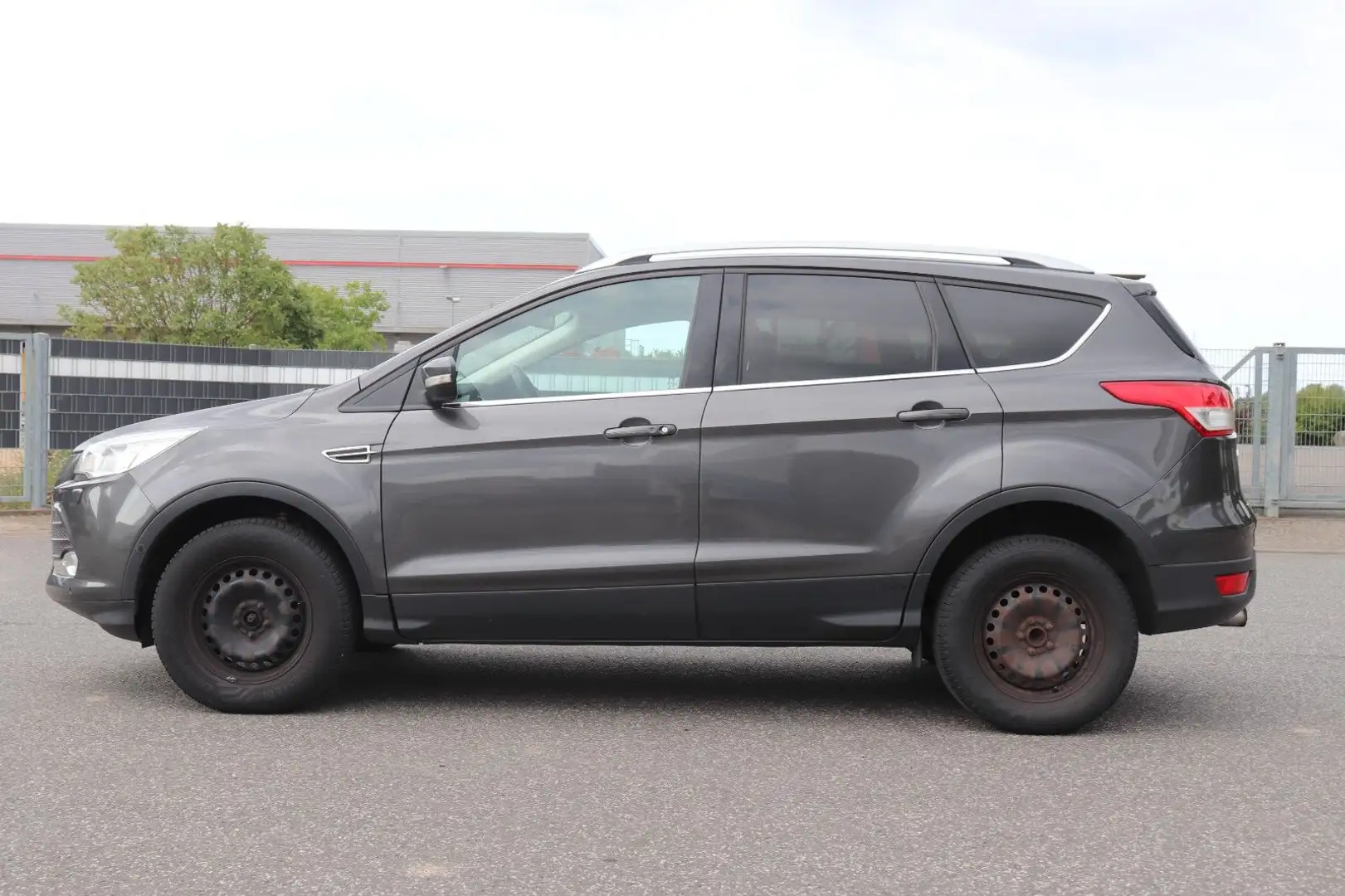 Ford Kuga Trend Gris - 2