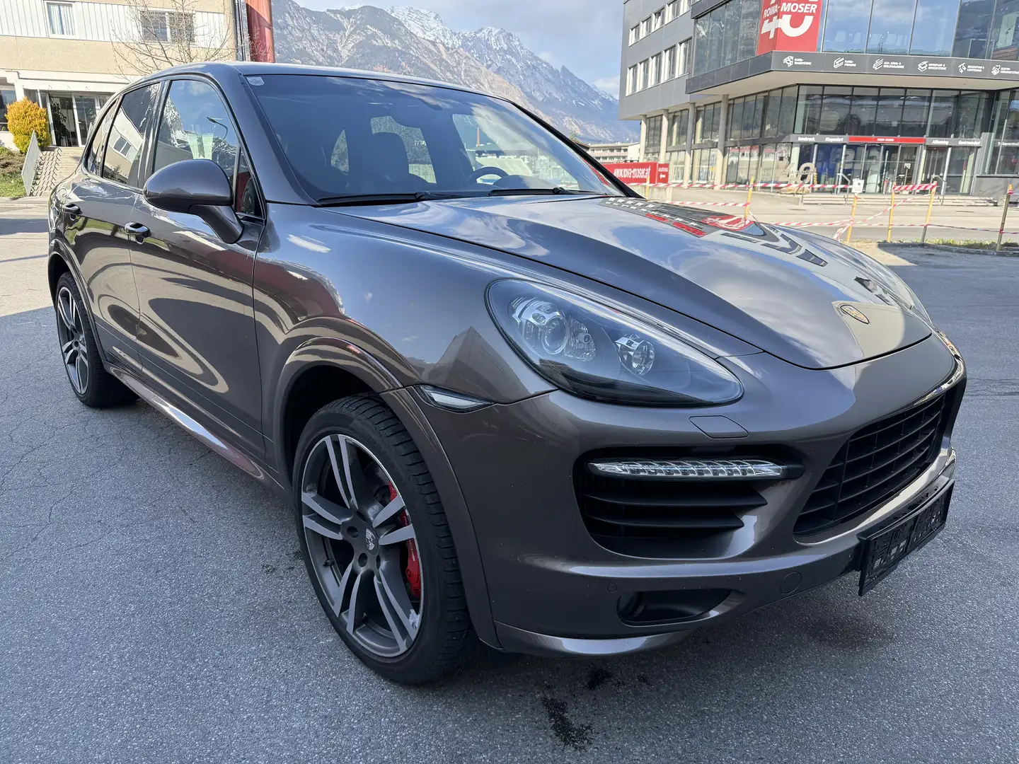 Porsche Cayenne Cayenne II Turbo Aut. Braun - 2