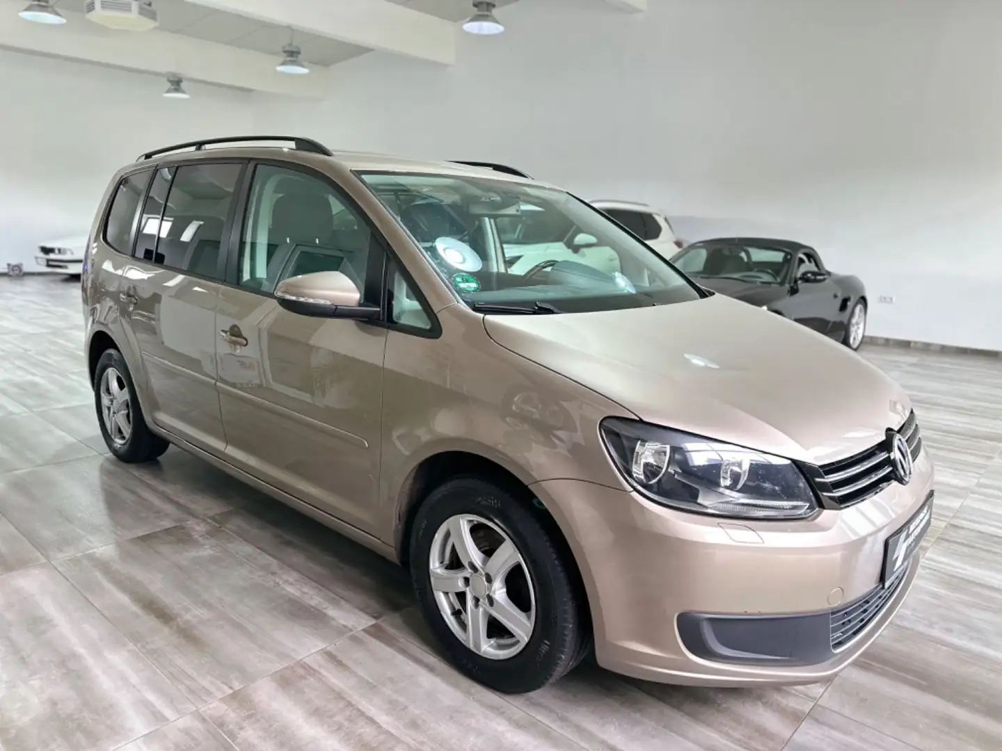 Volkswagen Touran Comfortline *Tempomat*SHZ*PDC* 7 Sitze* Gold - 2