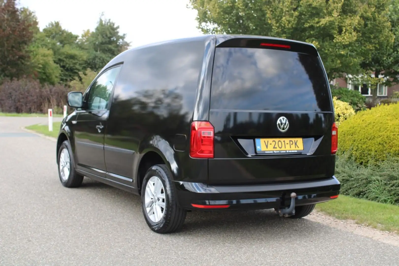 Volkswagen Caddy 2.0TDI 102pk L1H1 Highline automaat airco/cruise/n Zwart - 2