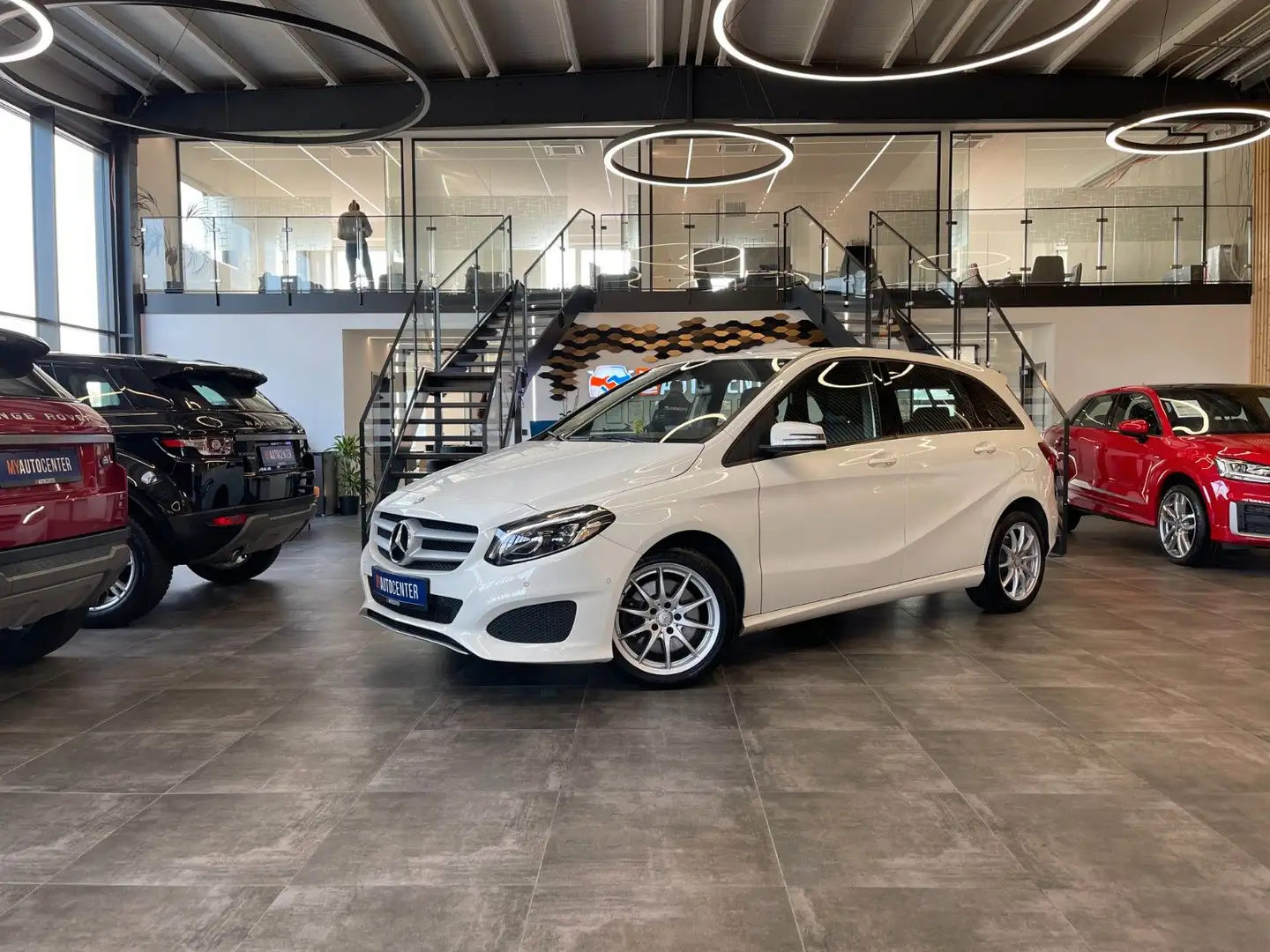 Mercedes-Benz B 250 B250 Aut. 4Matic *1.HAND*19%*LED*TEMPOMAT*SZHZ* Weiß - 1