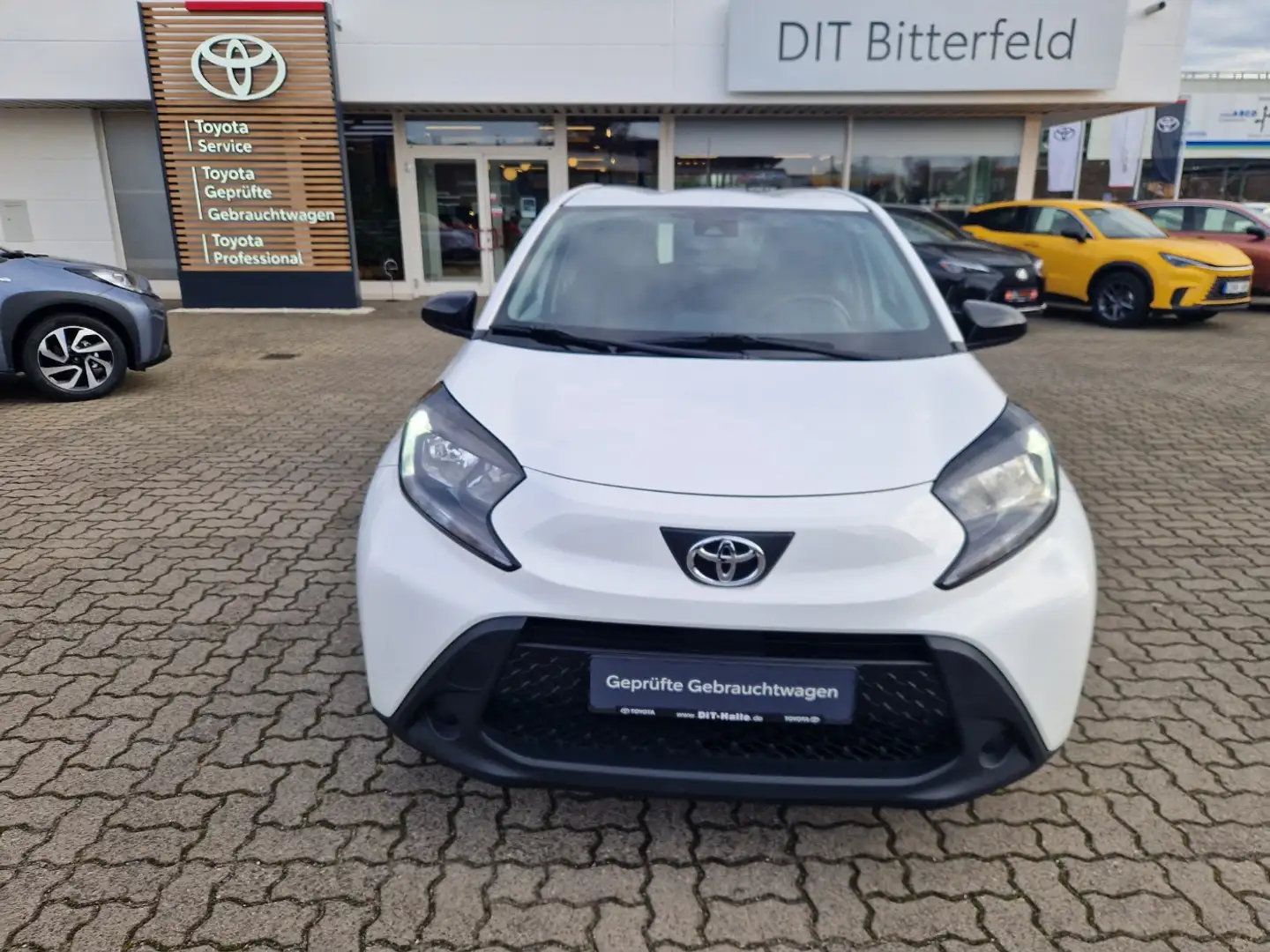 Toyota Aygo 1.0 Play Apple Carplay Klima Weiß - 2