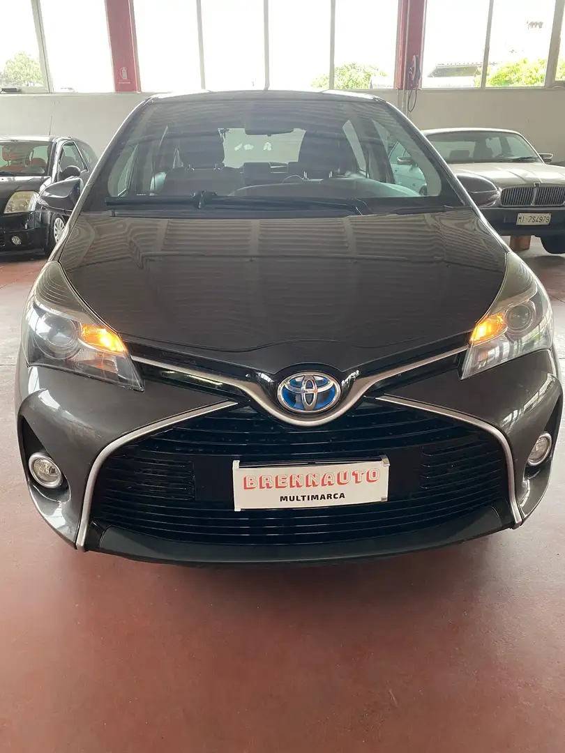 Toyota Yaris 5p 1.5h Cool my16 Grigio - 1