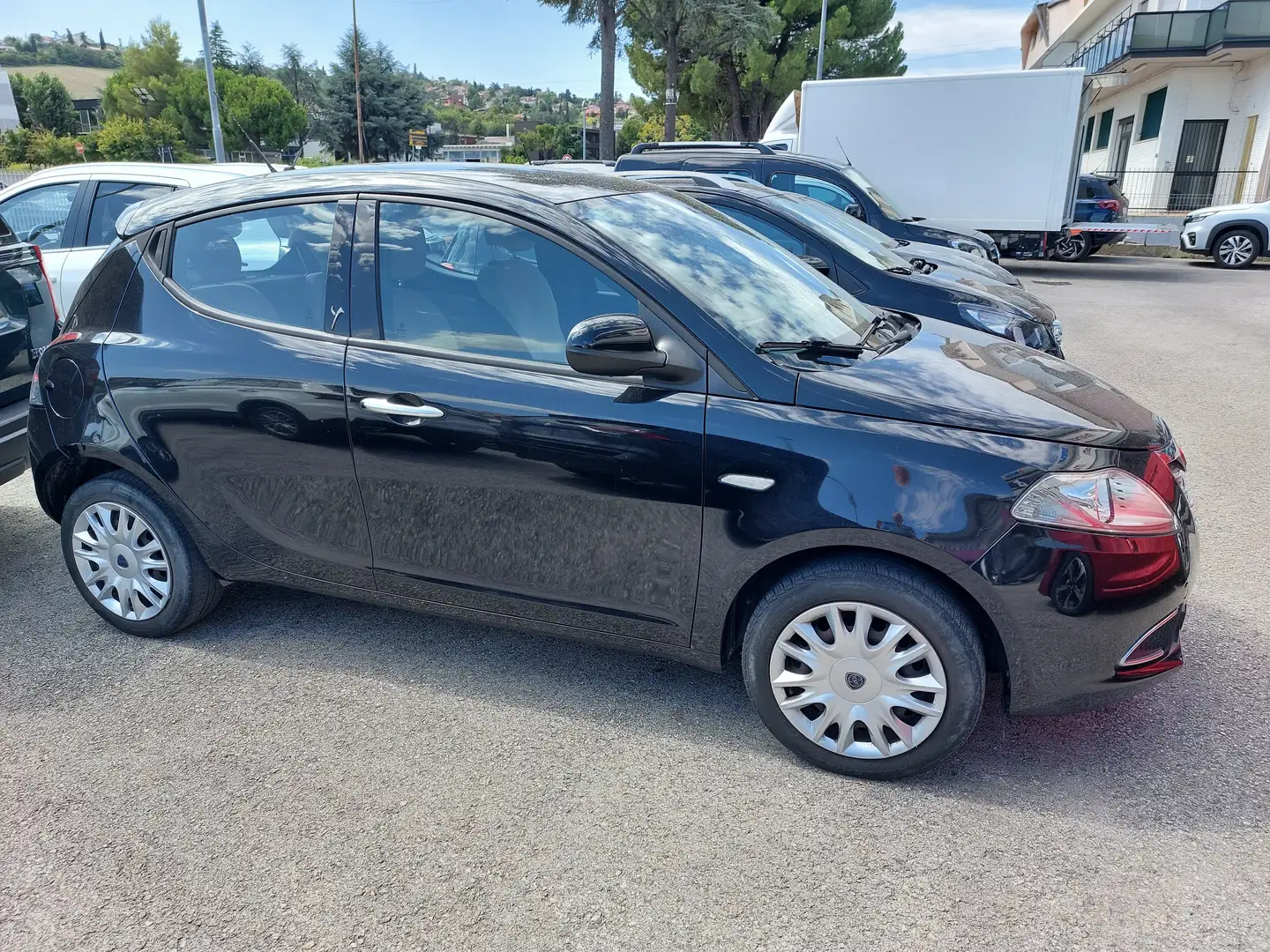 Lancia Ypsilon Ypsilon III 2011 1.2 8v 69cv my14 Zwart - 1