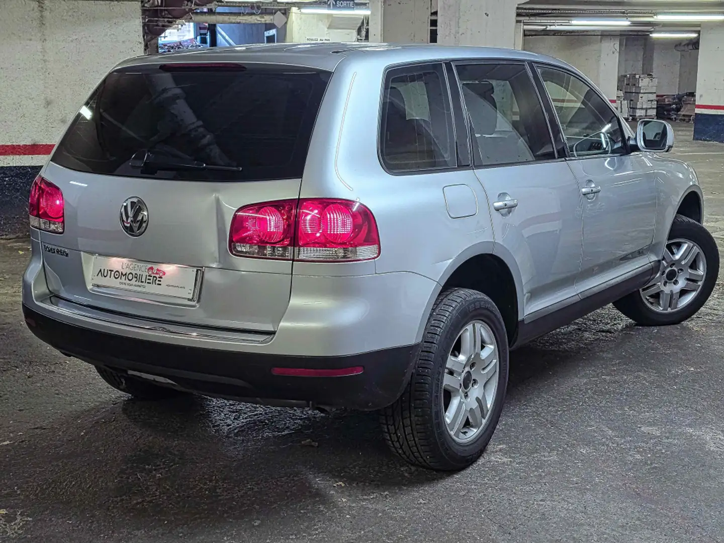 Volkswagen Touareg 3.2 V6 220ch Boite Tiptronic 4 Roues Motrices Argent - 2