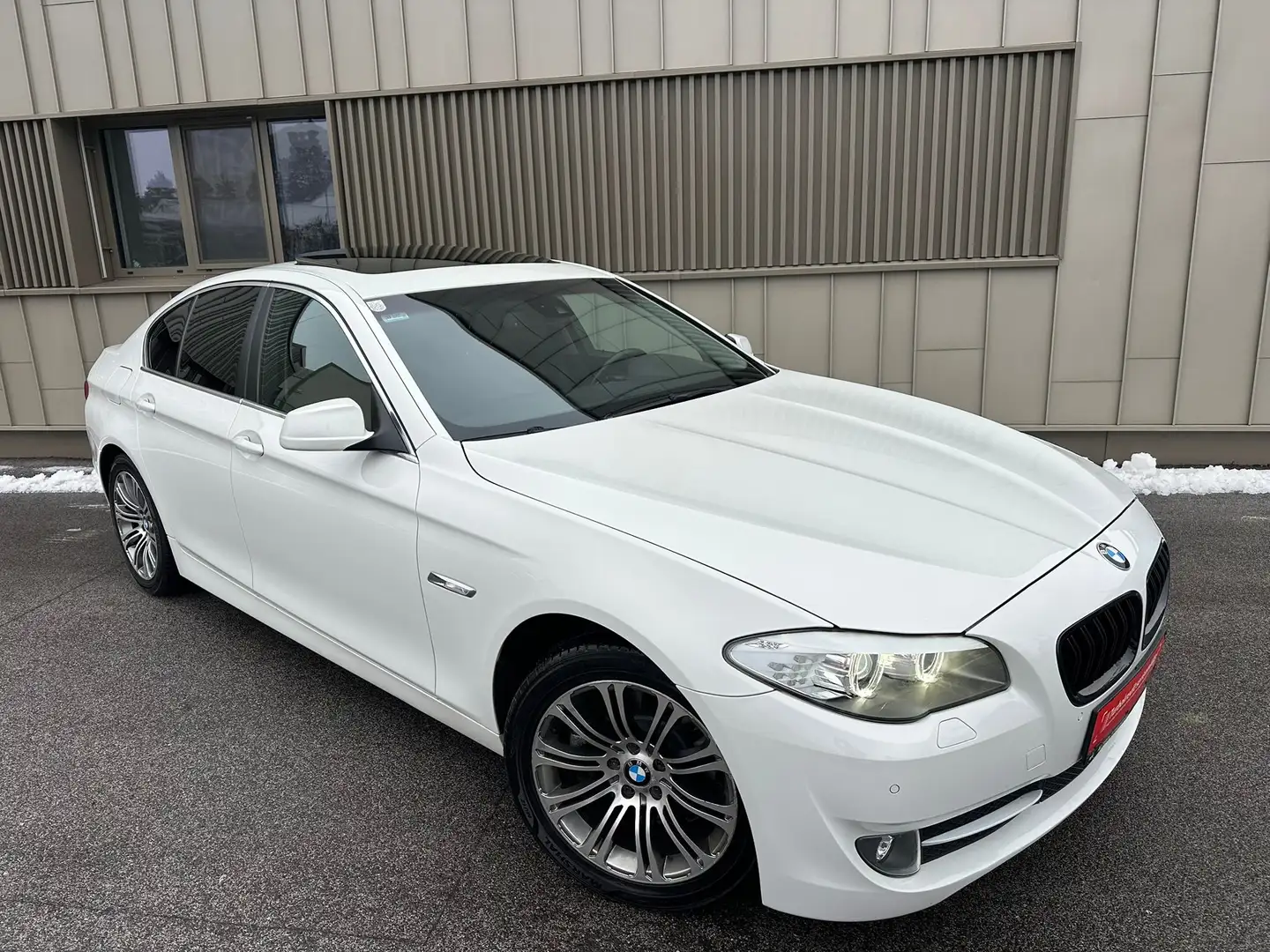 BMW 520 520 d Aut. // LEDER // PROF.NAVI // S.DACH //KREDI Weiß - 2