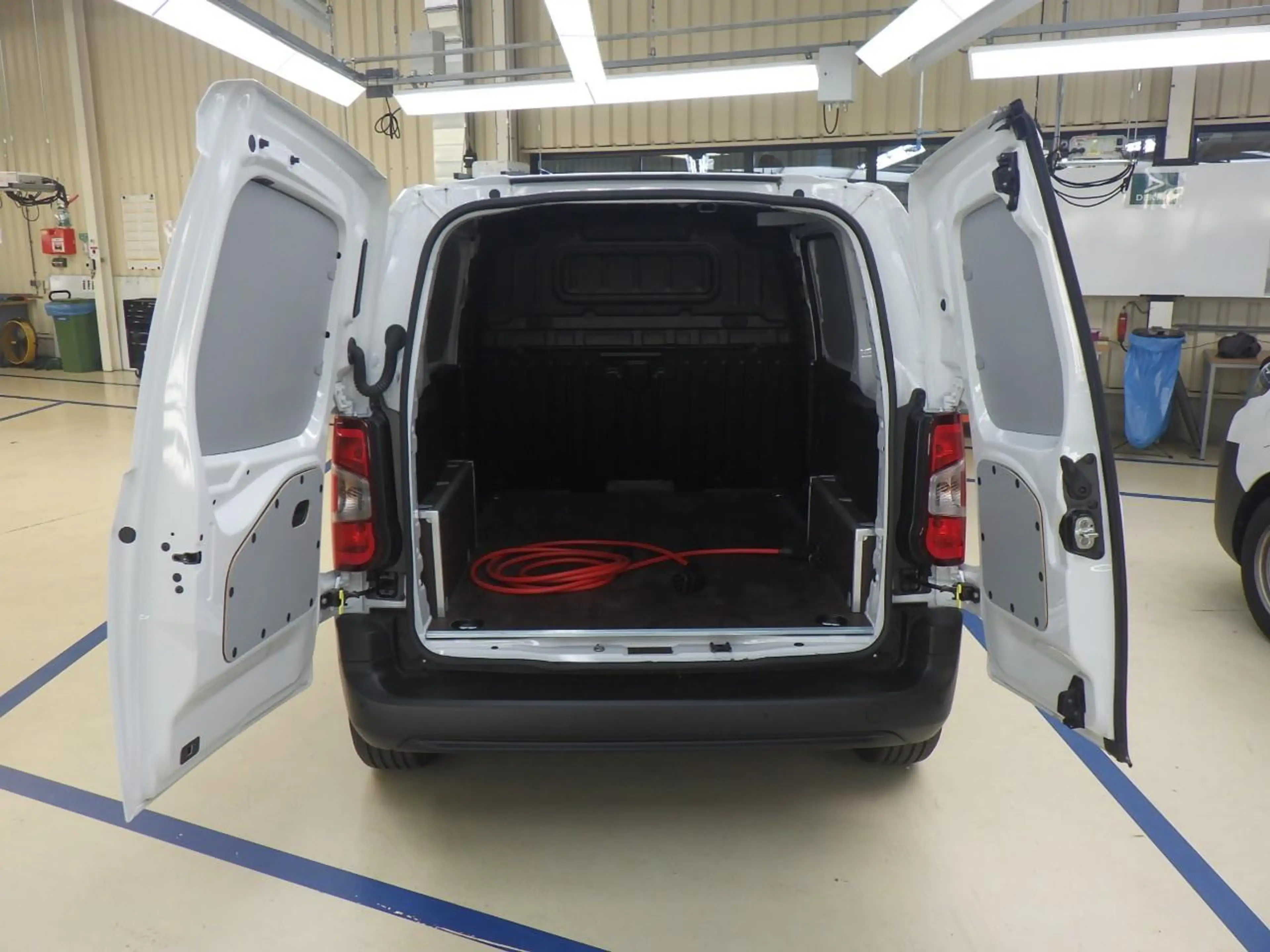 Opel Combo-e Electric 136 L1 50kWh | Fase 3 laden | SOH 99% | N — photo 9