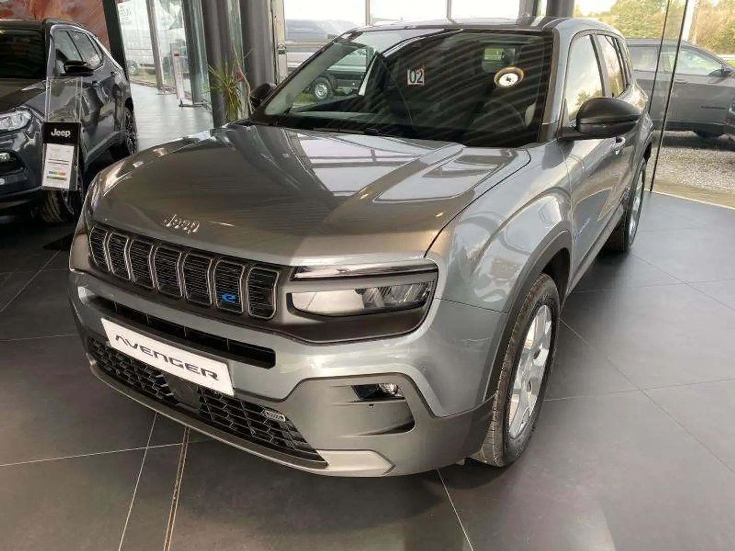 Jeep Avenger BEV MY23-AVENGER LONGITUDE Grijs - 1