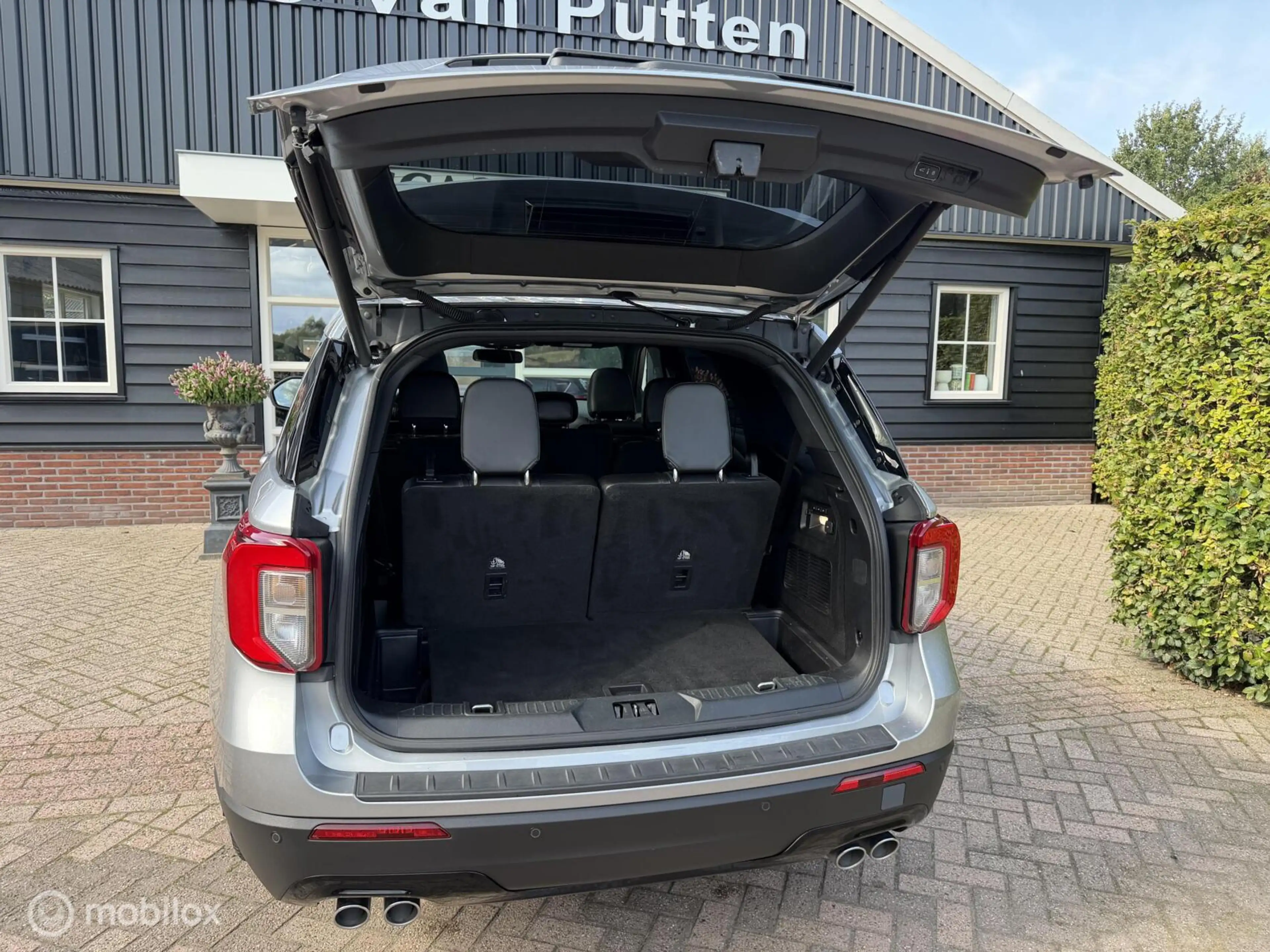Ford Explorer 3.0 V6 EcoBoost PHEV ST-Line — photo 9