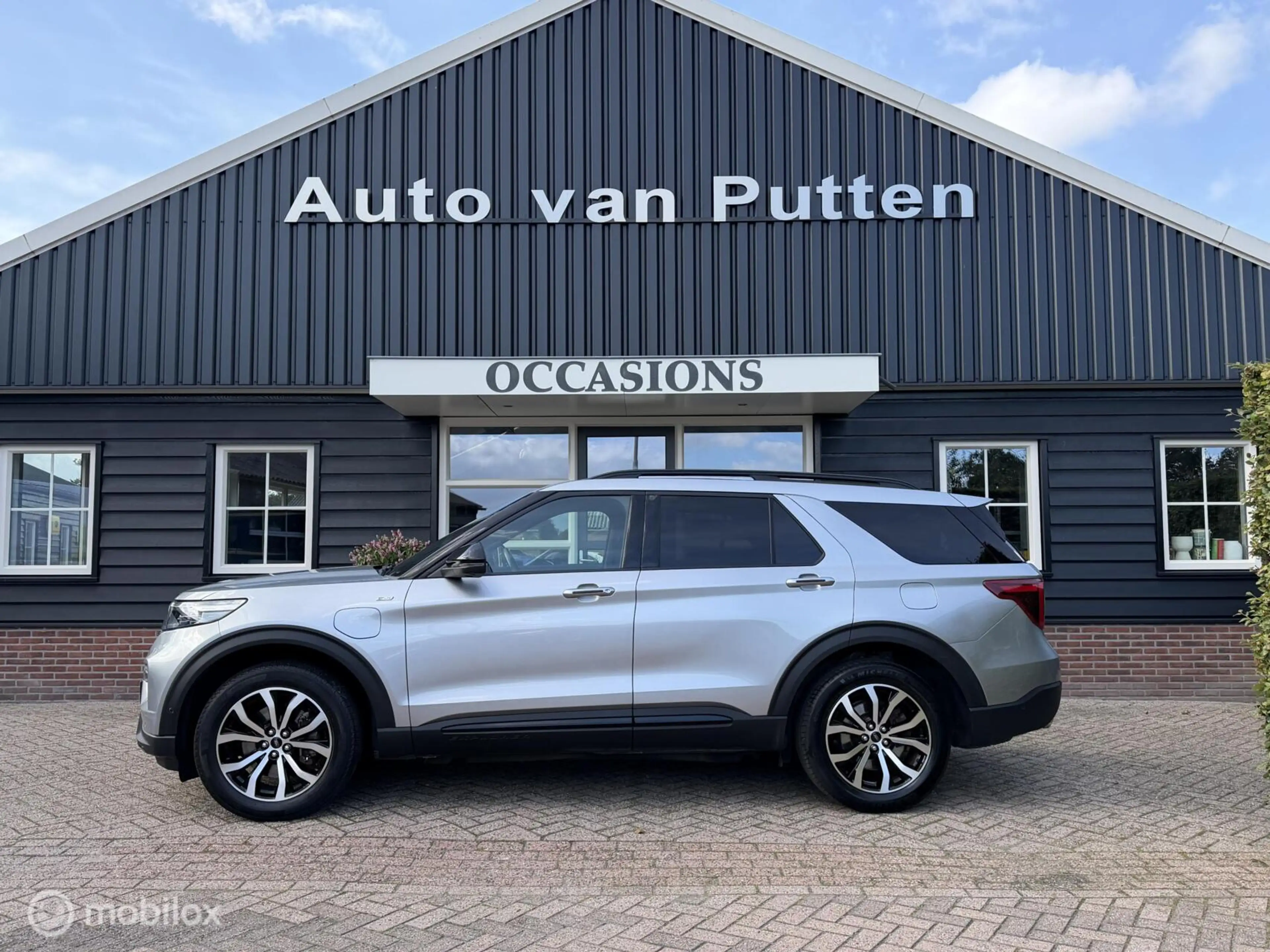 Ford Explorer 3.0 V6 EcoBoost PHEV ST-Line — photo 2