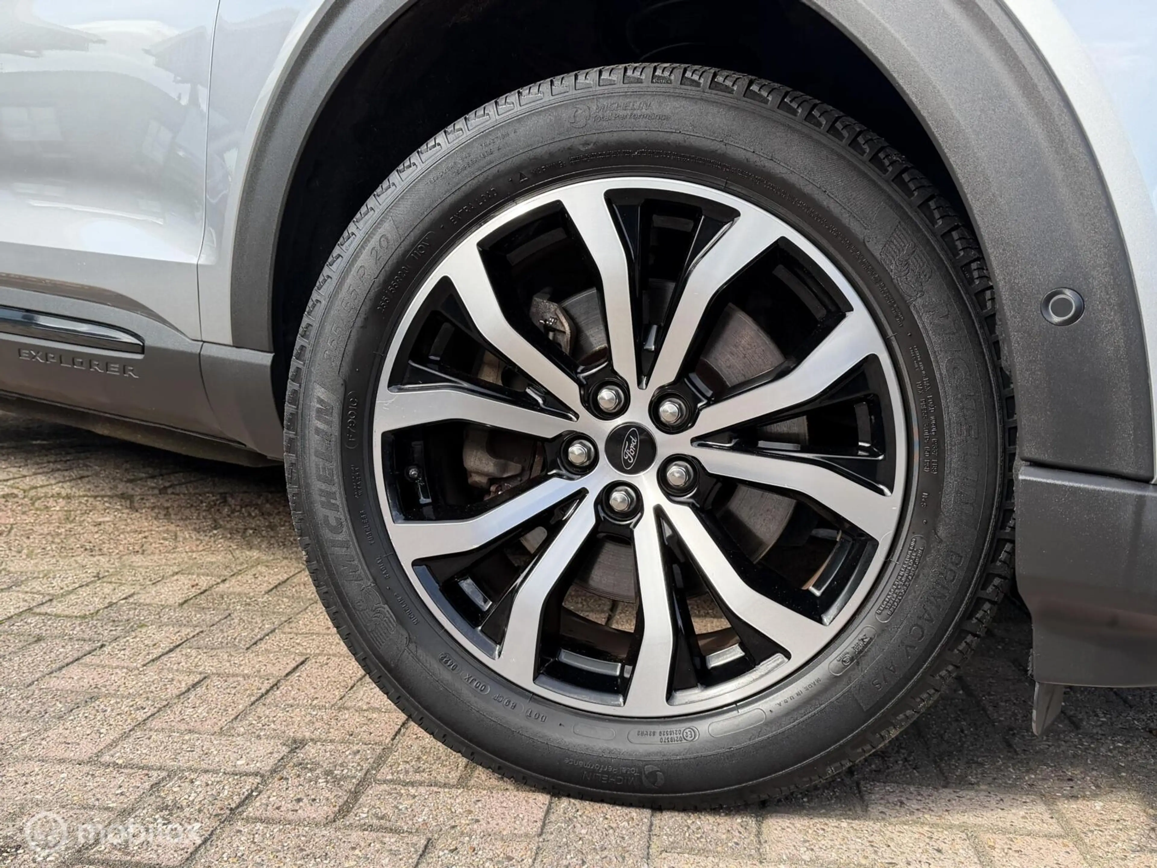 Ford Explorer 3.0 V6 EcoBoost PHEV ST-Line — photo 7