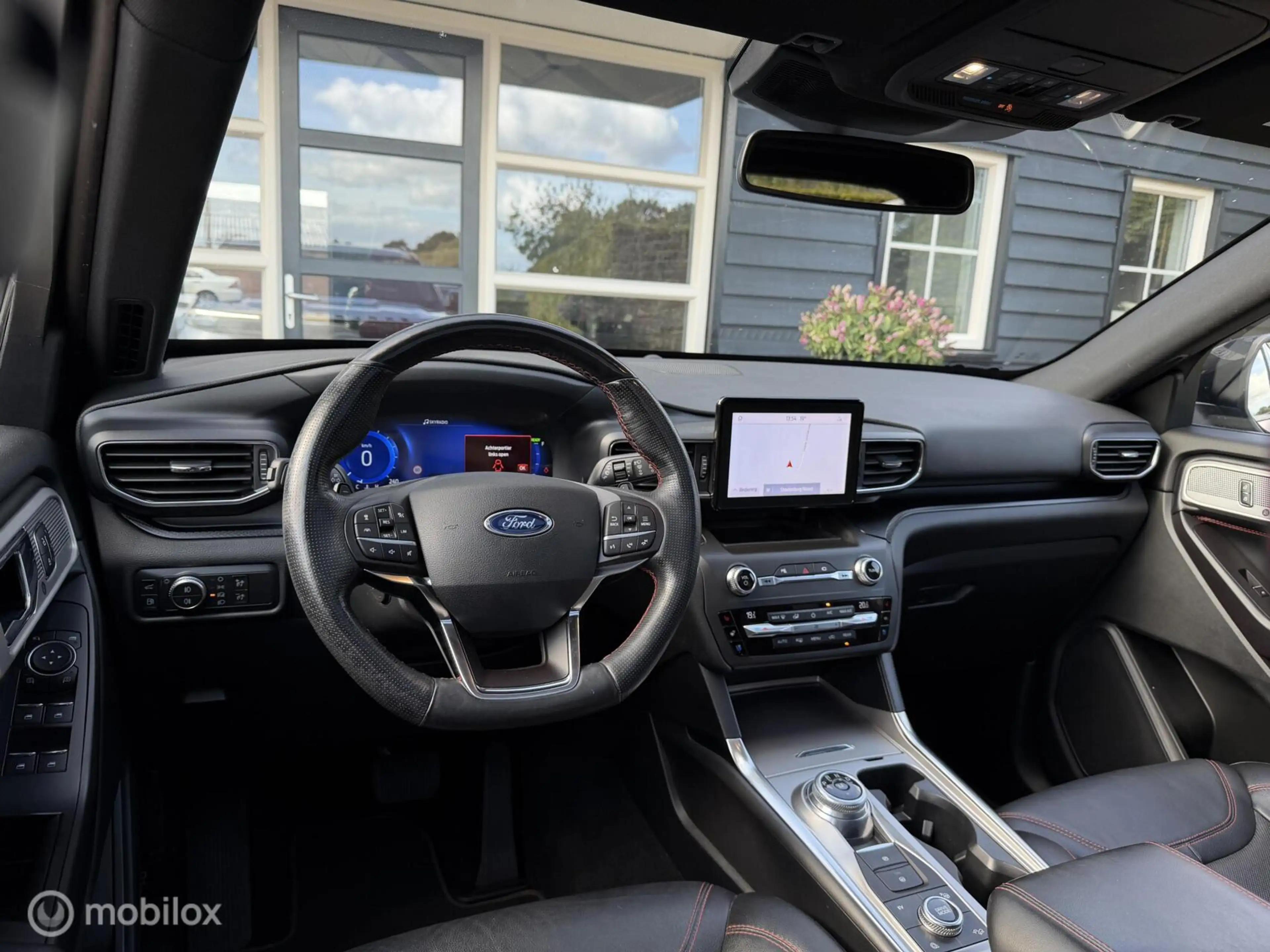 Ford Explorer 3.0 V6 EcoBoost PHEV ST-Line — photo 11