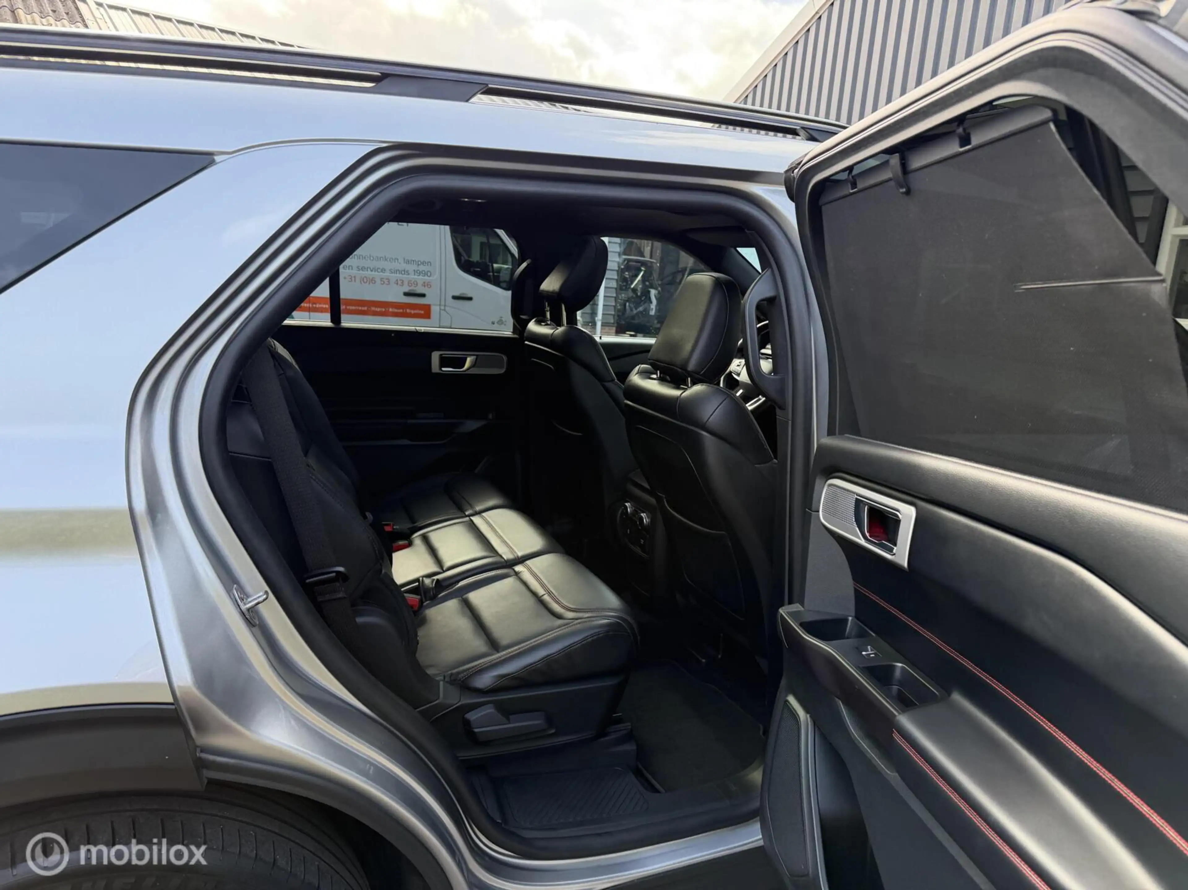 Ford Explorer 3.0 V6 EcoBoost PHEV ST-Line — photo 15