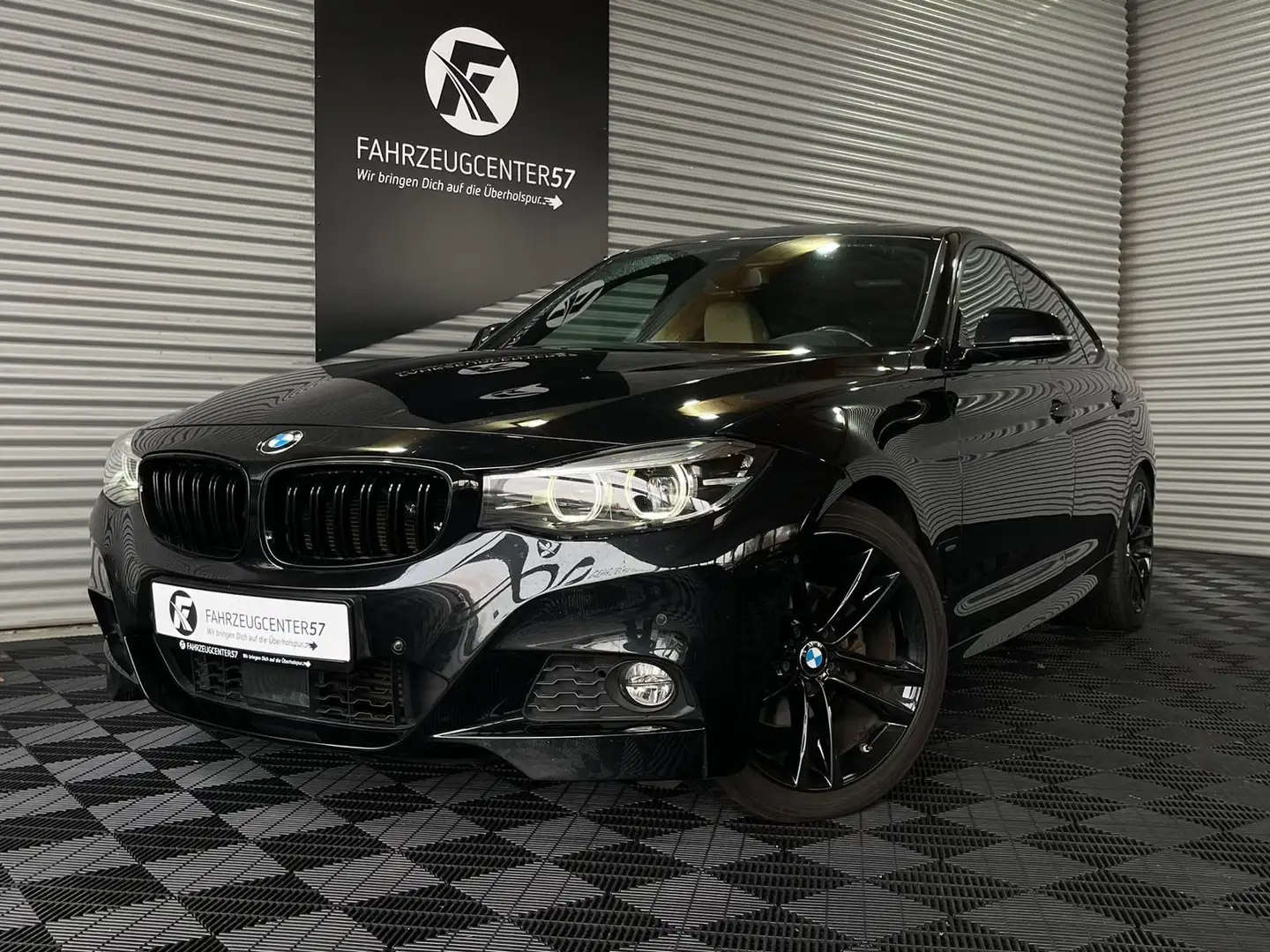 BMW 328 328i xDrive GT/HUD/ACC/PANO/H&K/TOTWINKEL/360° Чёрный - 1