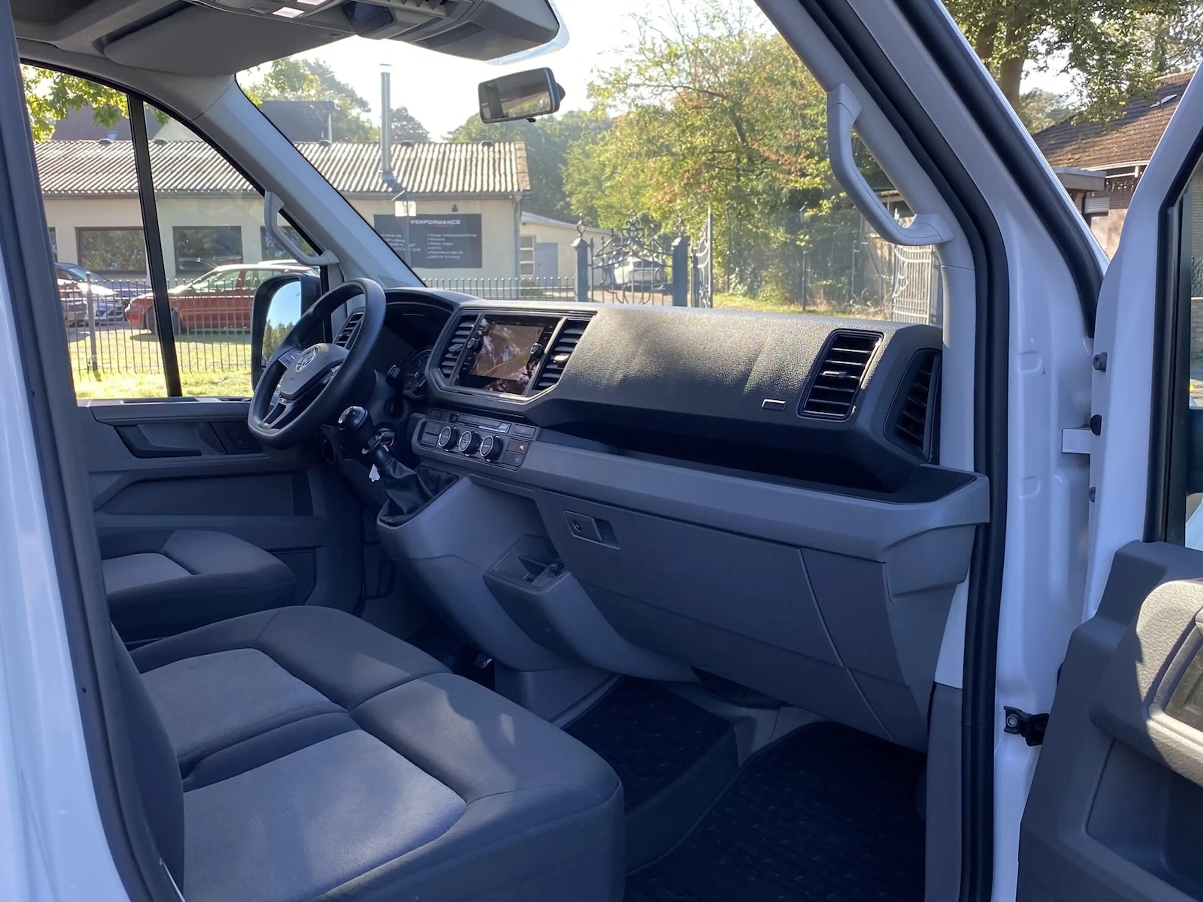 Volkswagen Crafter 35 MR Hochdach | Rollstuhlgerecht | Rampe | System — photo 13